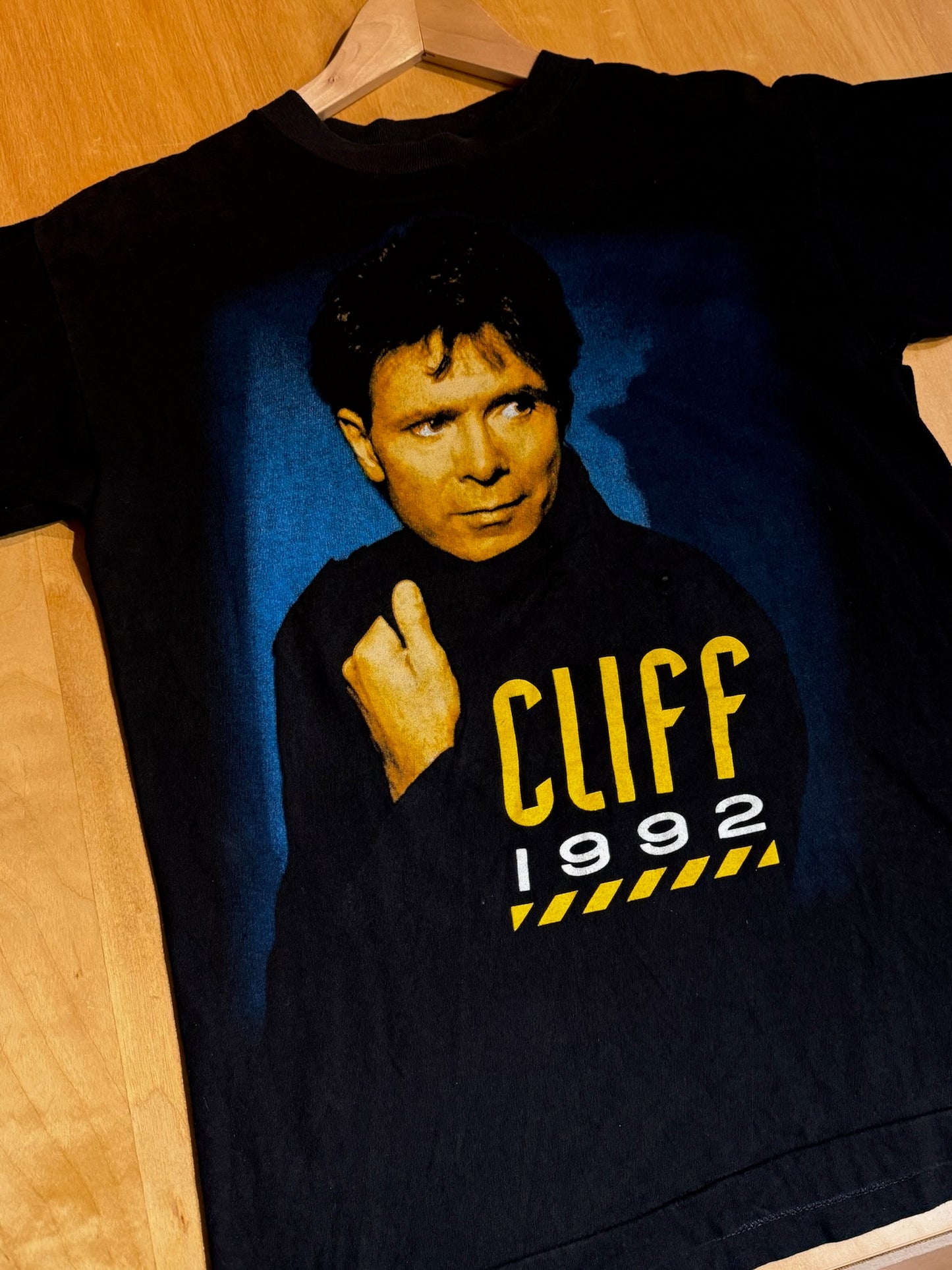 VINTAGE 1992 CLIFF RICHARD "BRITISH TOUR" MUSIC T-SHIRT SZ: M