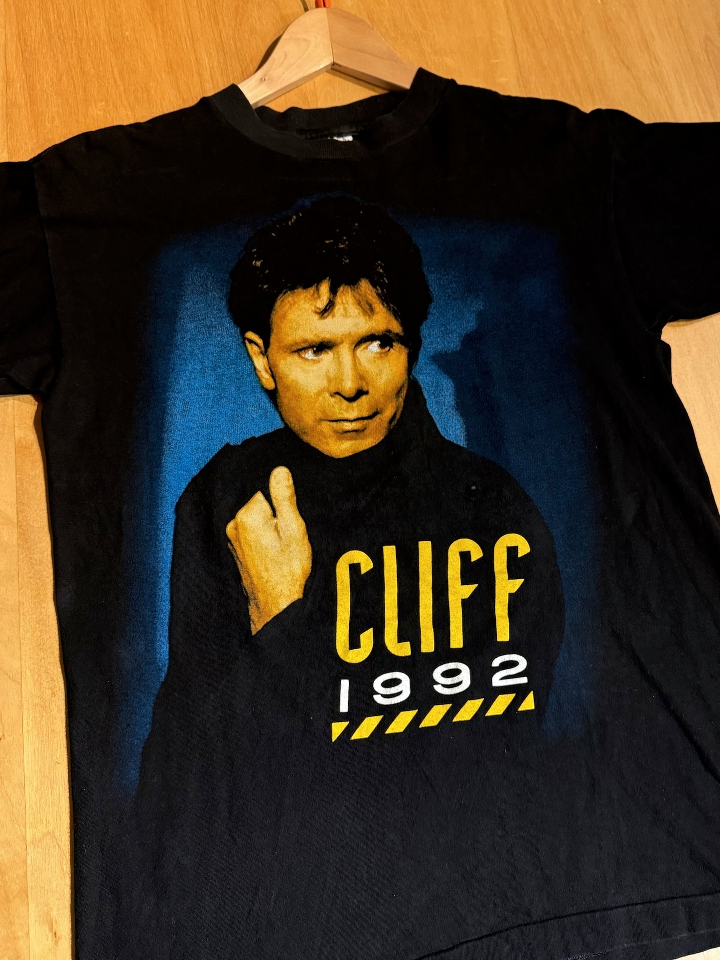 VINTAGE 1992 CLIFF RICHARD "BRITISH TOUR" MUSIC T-SHIRT SZ: M