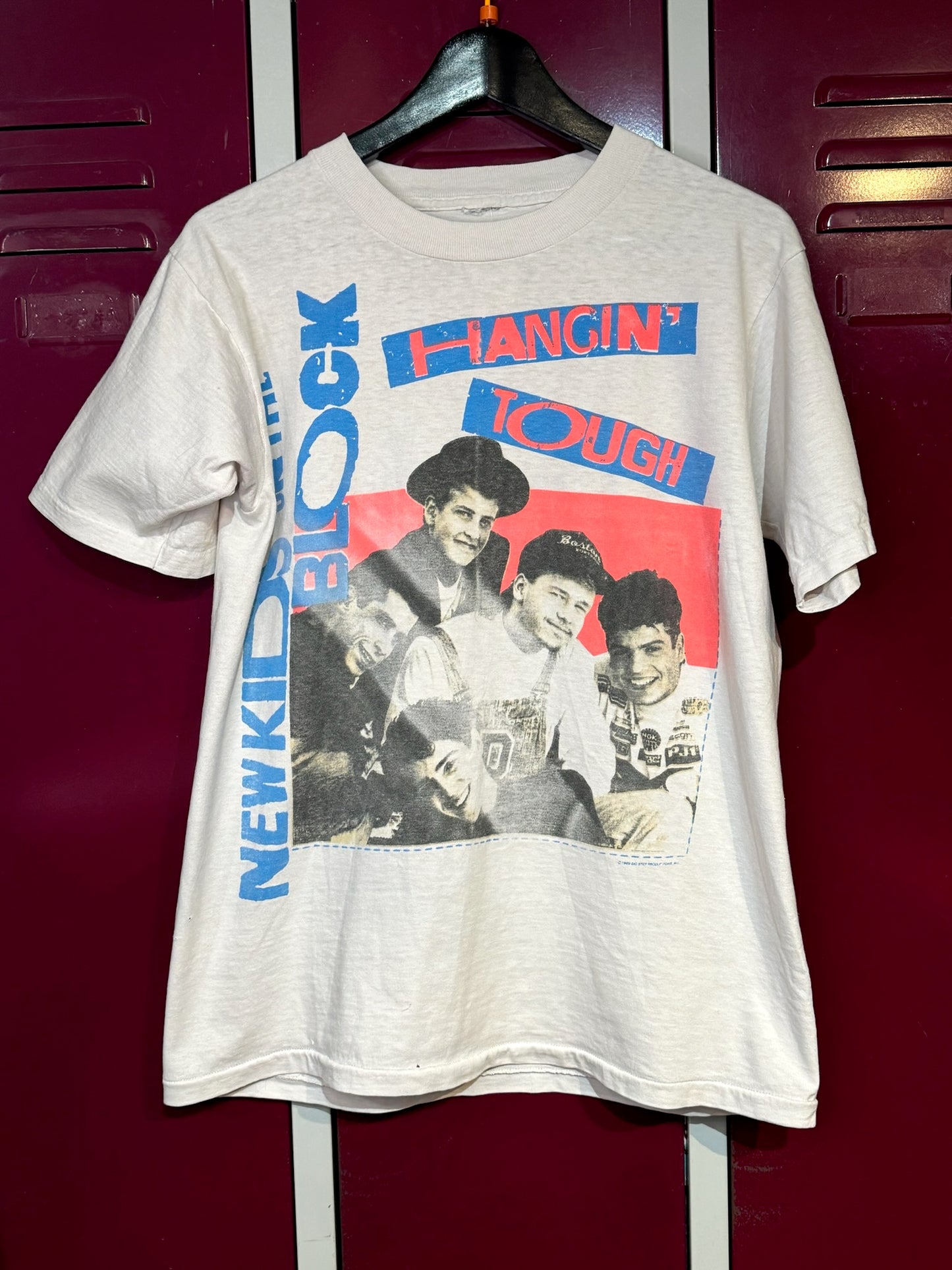 VINTAGE 1989 NEW KIDS ON THE BLOCK "HANGIN' TOUGH" MUSIC T-SHIRT SZ: M