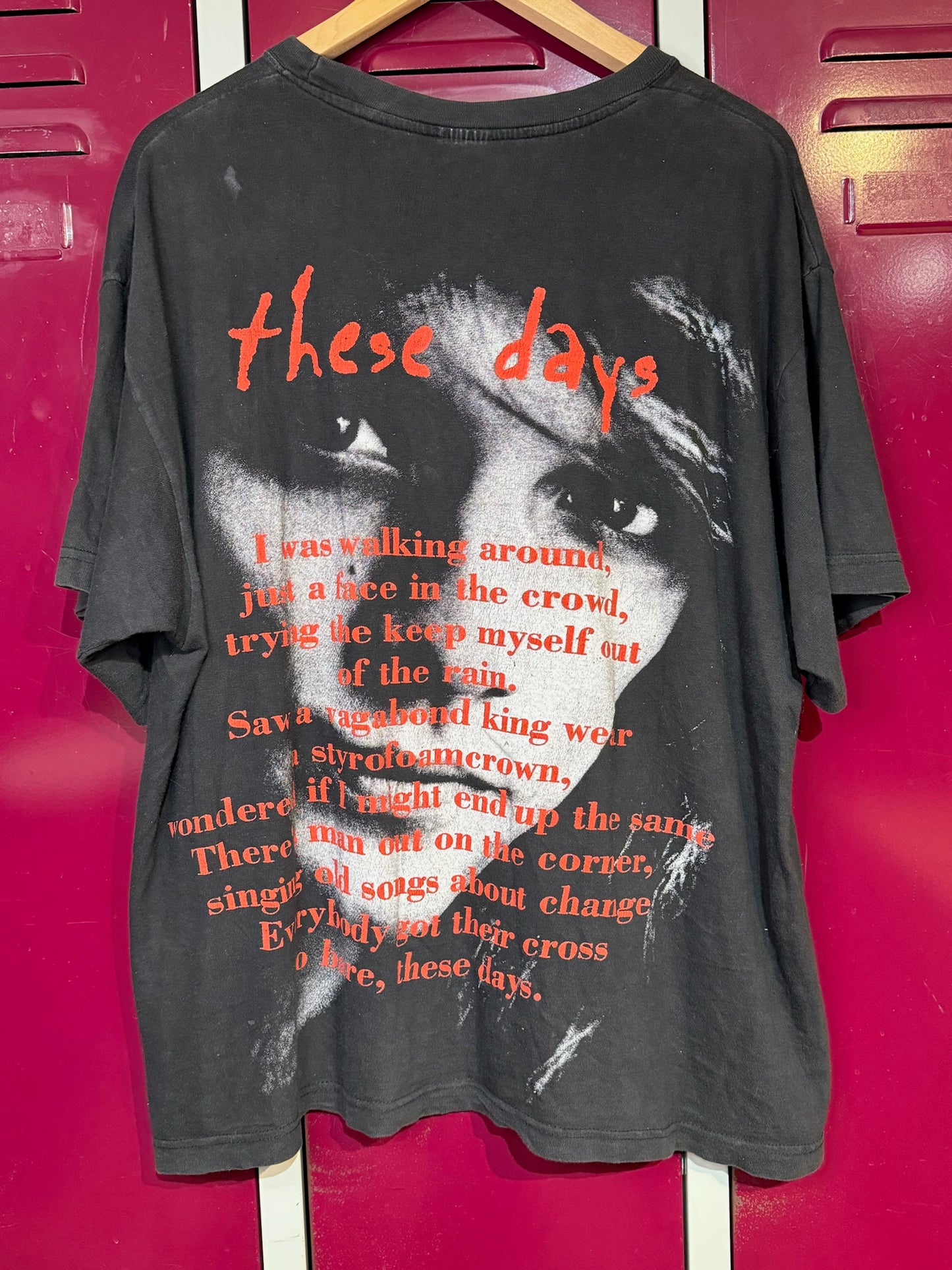 VINTAGE 1995 BON JOVI "THESE DAYS" MUSIC BAND T-SHIRT SZ: L