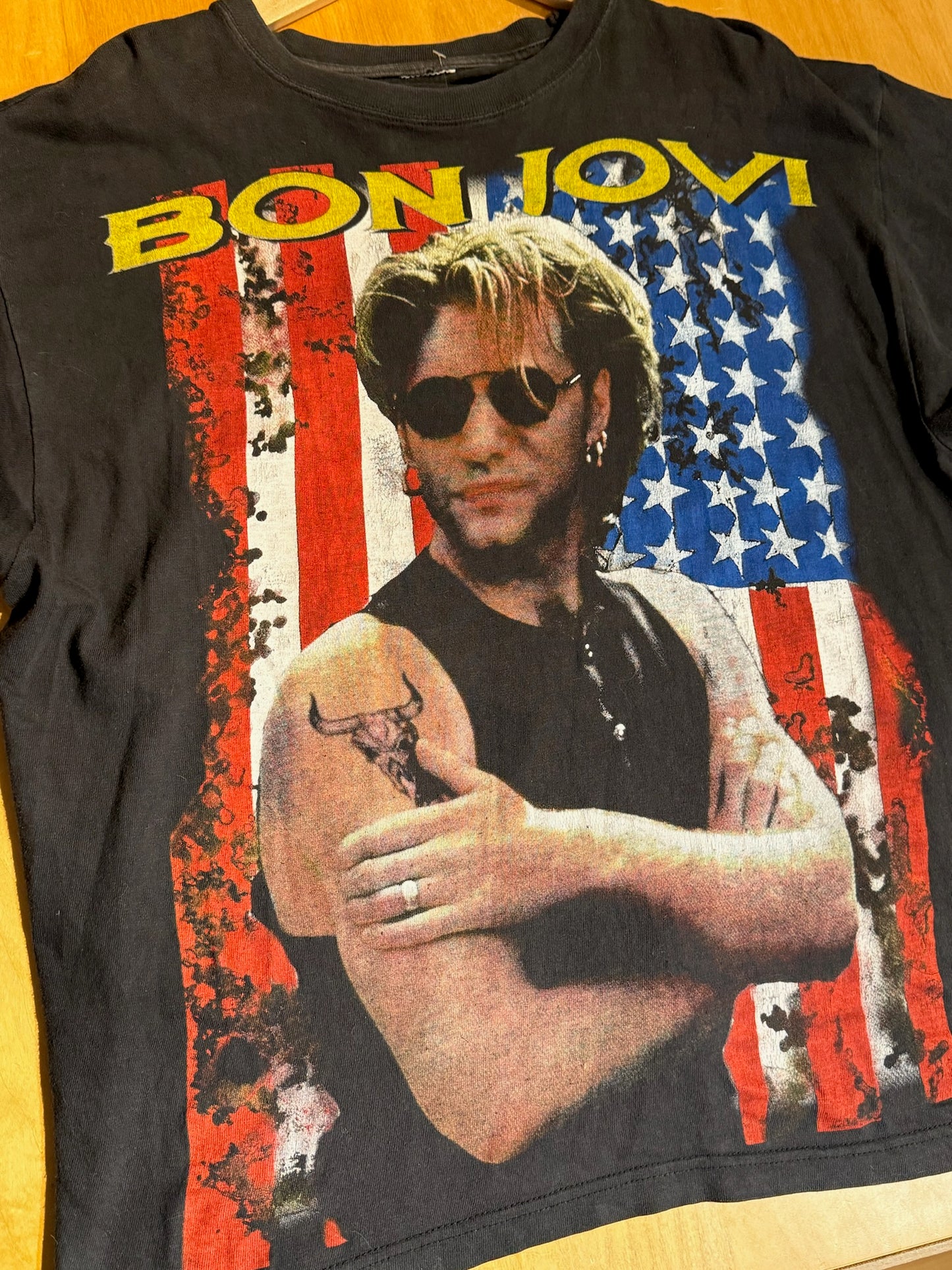 VINTAGE 1995 BON JOVI "THESE DAYS" MUSIC BAND T-SHIRT SZ: L
