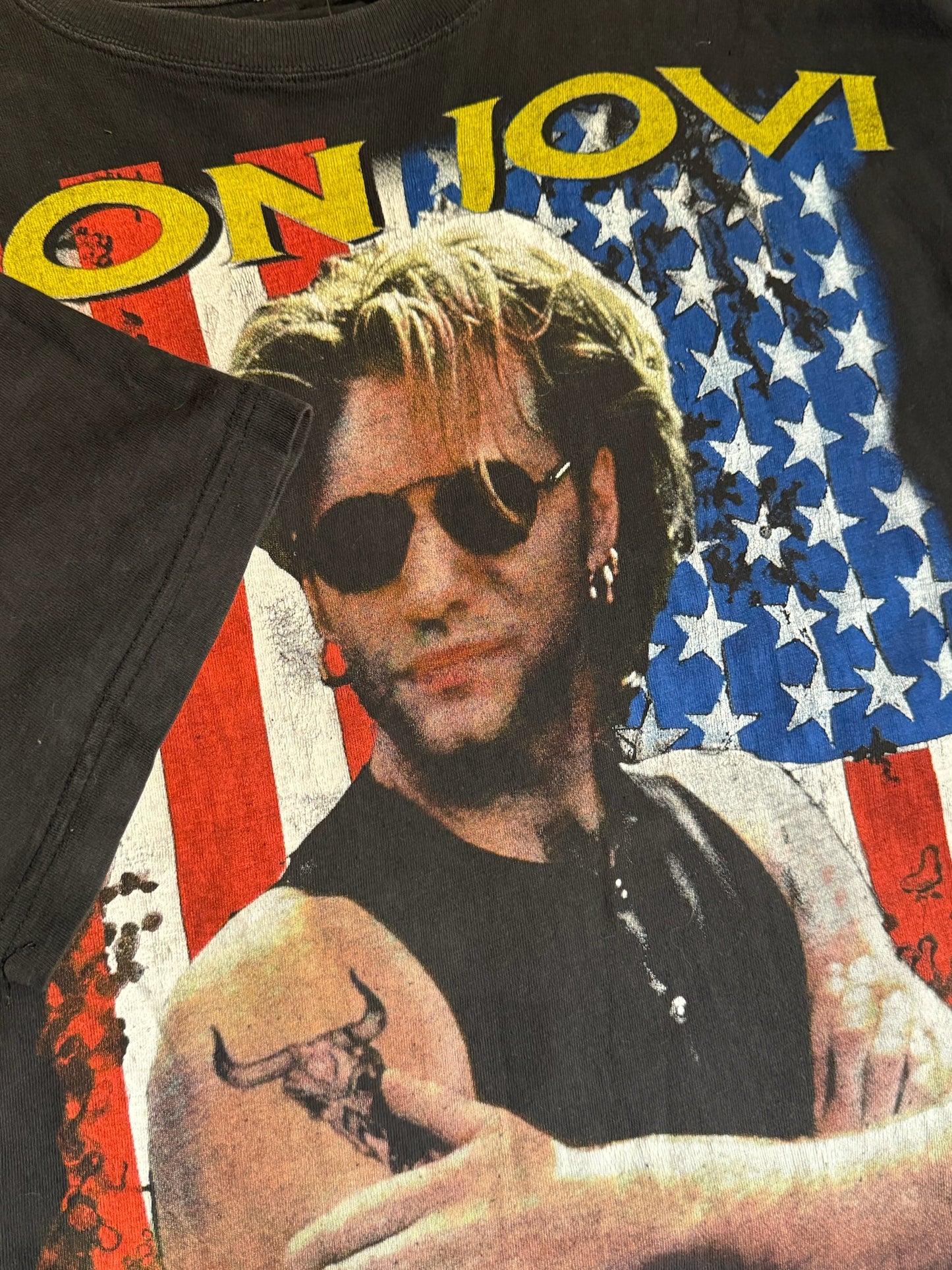 VINTAGE 1995 BON JOVI "THESE DAYS" MUSIC BAND T-SHIRT SZ: L