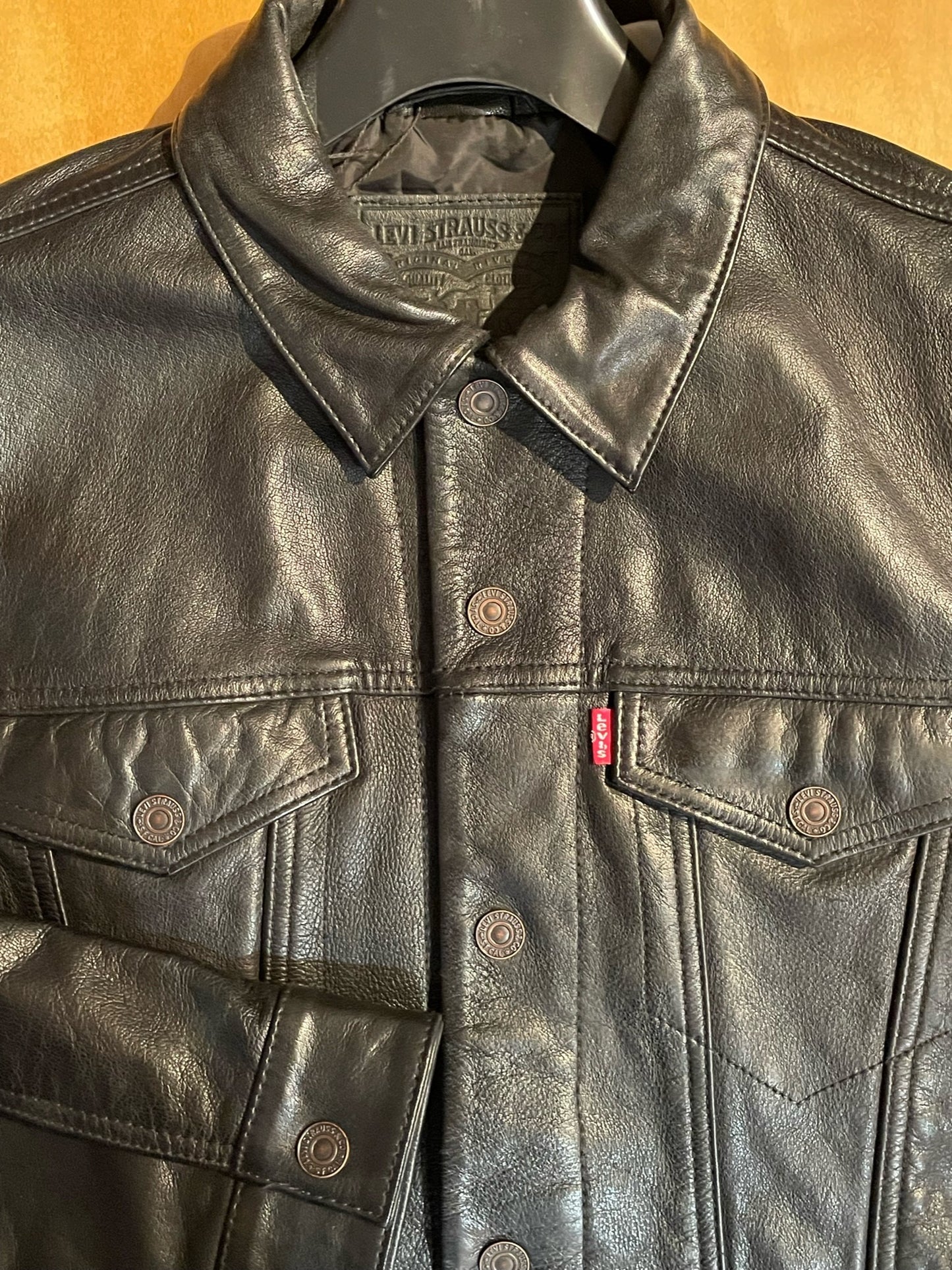 LEVI'S LEATHER TRUCKER JACKET SZ: S