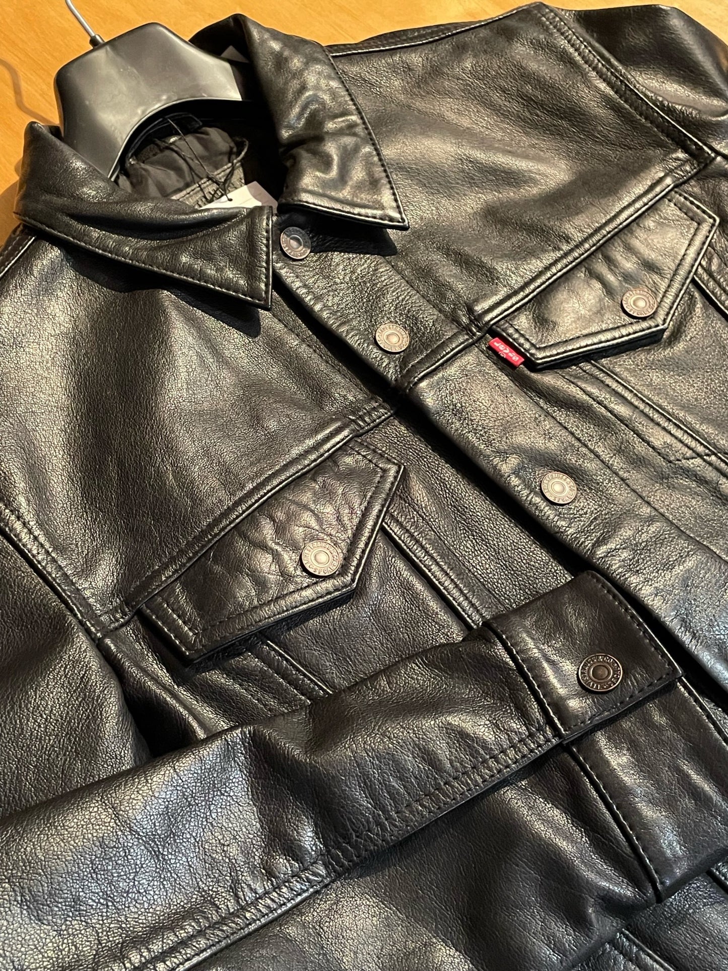LEVI'S LEATHER TRUCKER JACKET SZ: S