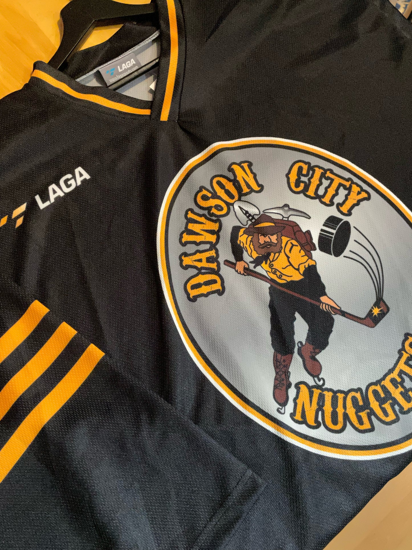 LAGA DAWSON CITY NUGGETS HOCKEY JERSEY SZ: M