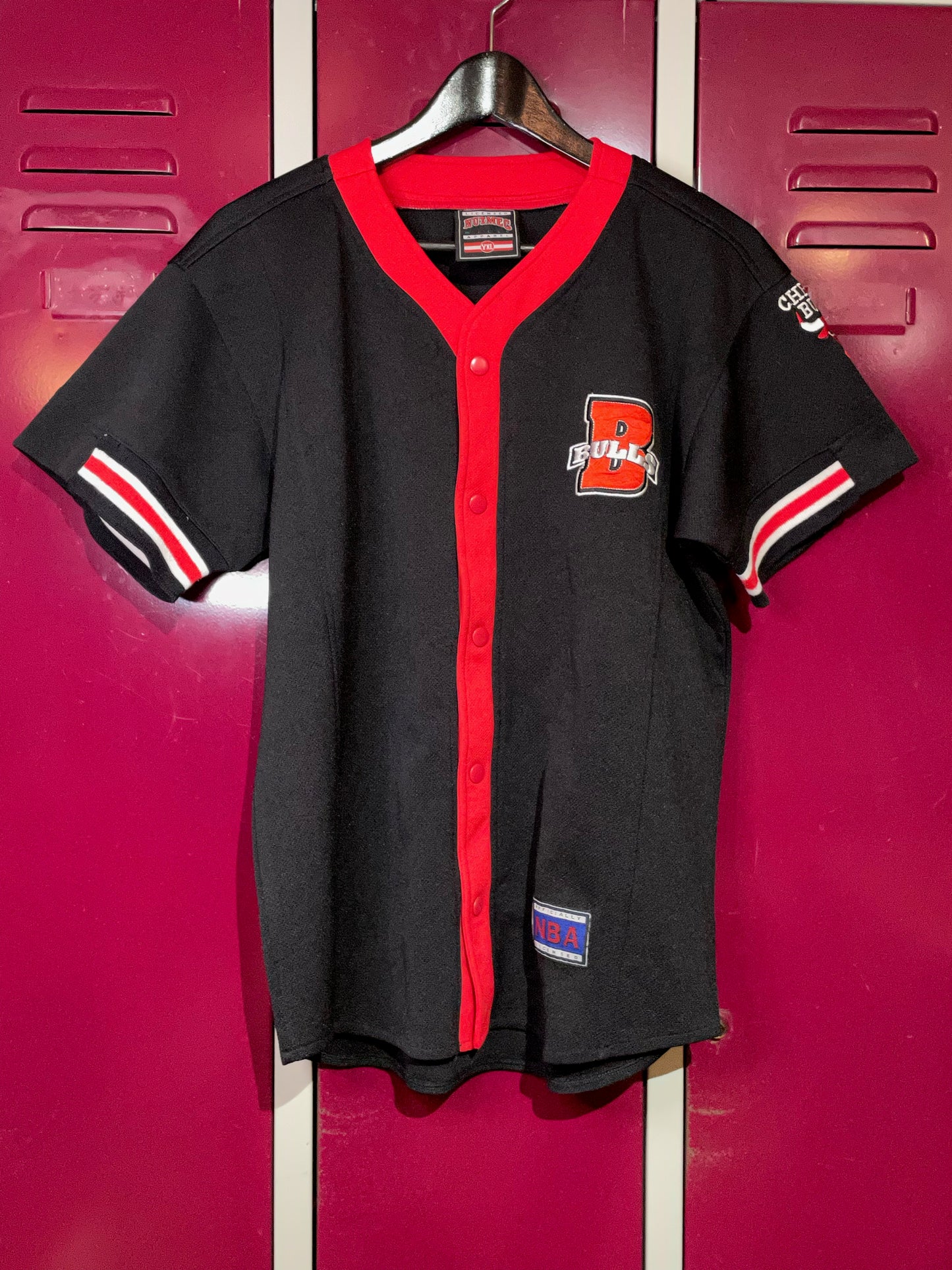 "KIDS" VINTAGE NUTMEG CHICAGO BULLS NBA WARMUP SHIRT SZ: YXL = XS