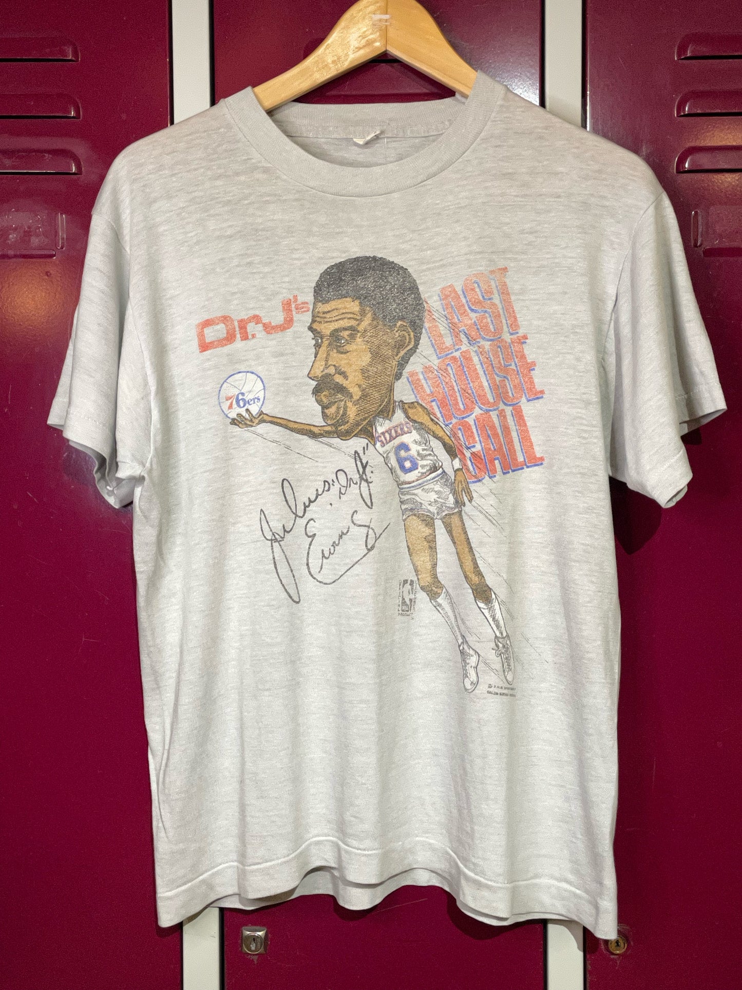 VINTAGE JULIUS ERVING DR.J'S LAST HOUSE CALL LARGE SIXERS 76ERS BASKETBALL T-SHIRT SZ: S