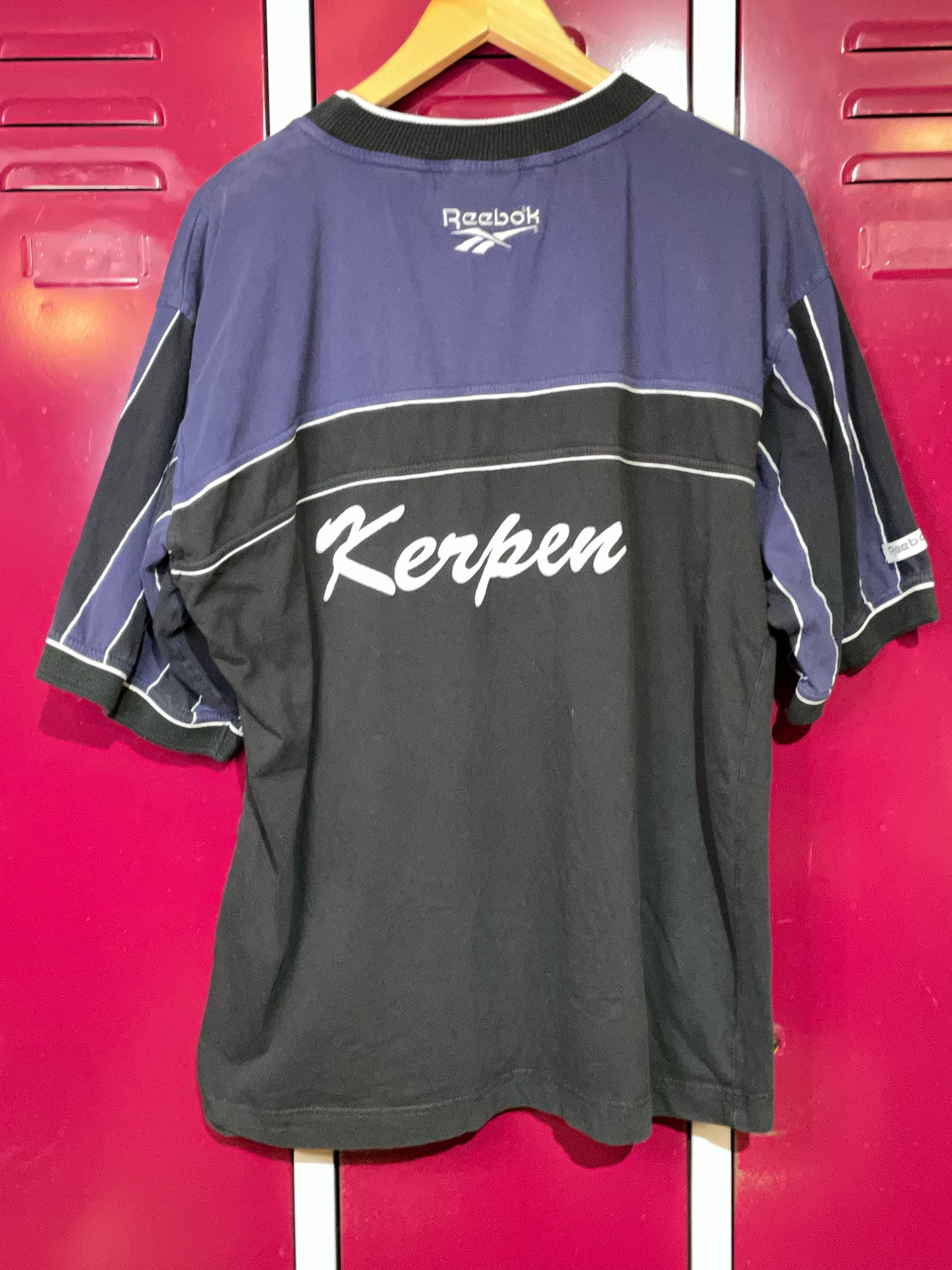 VINTAGE 90S REEBOK BASKETBALL T-SHIRT SZ: M
