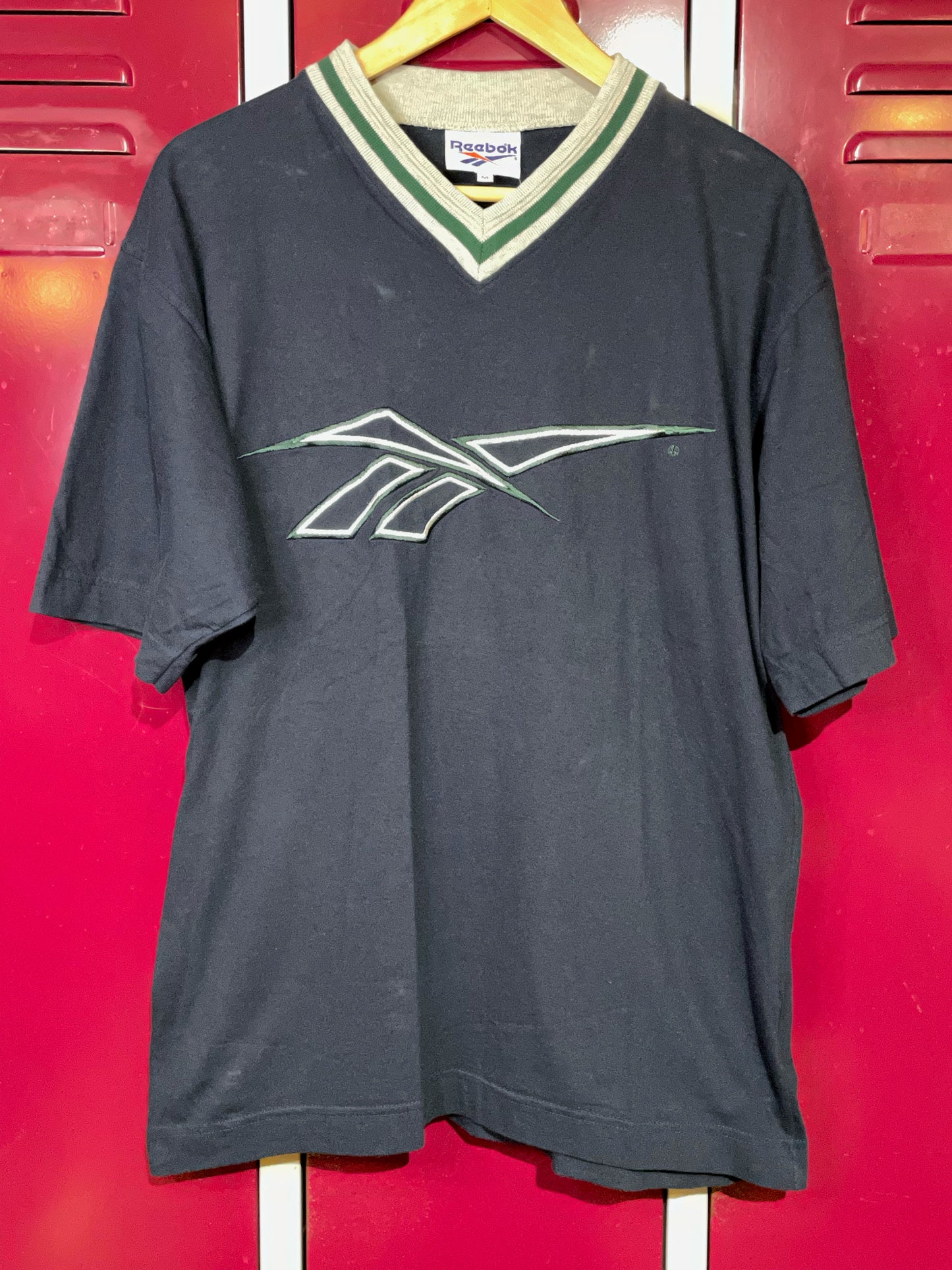 VINTAGE 90S REEBOK BASKETBALL T-SHIRT SZ: M