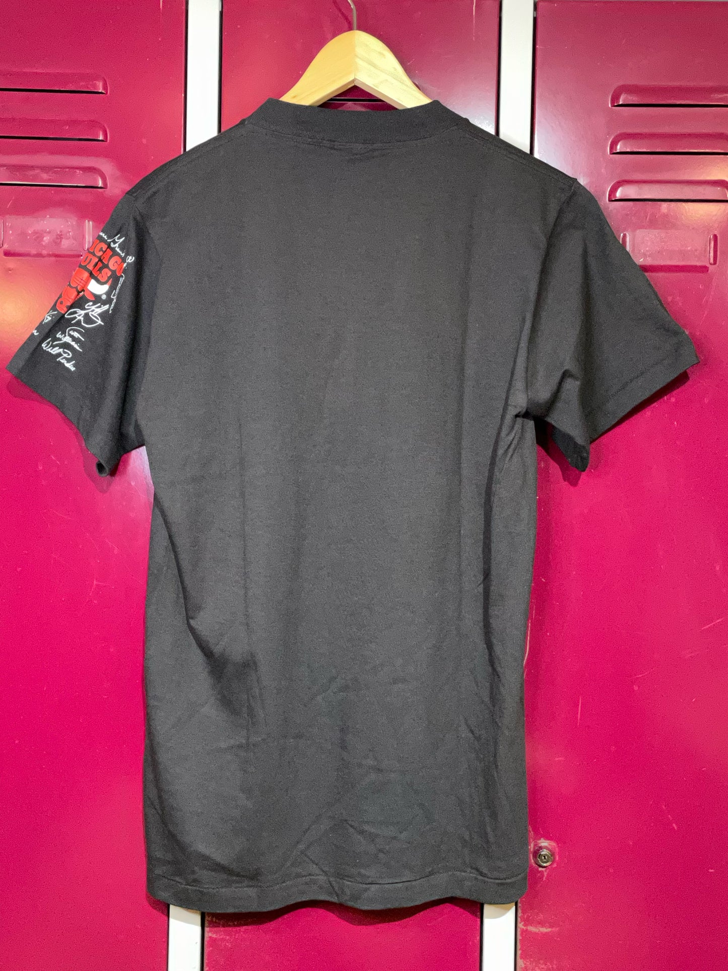 "DS" VINTAGE 90S CHICAGO BULLS WINDOW NBA T-SHIRT SZ: M