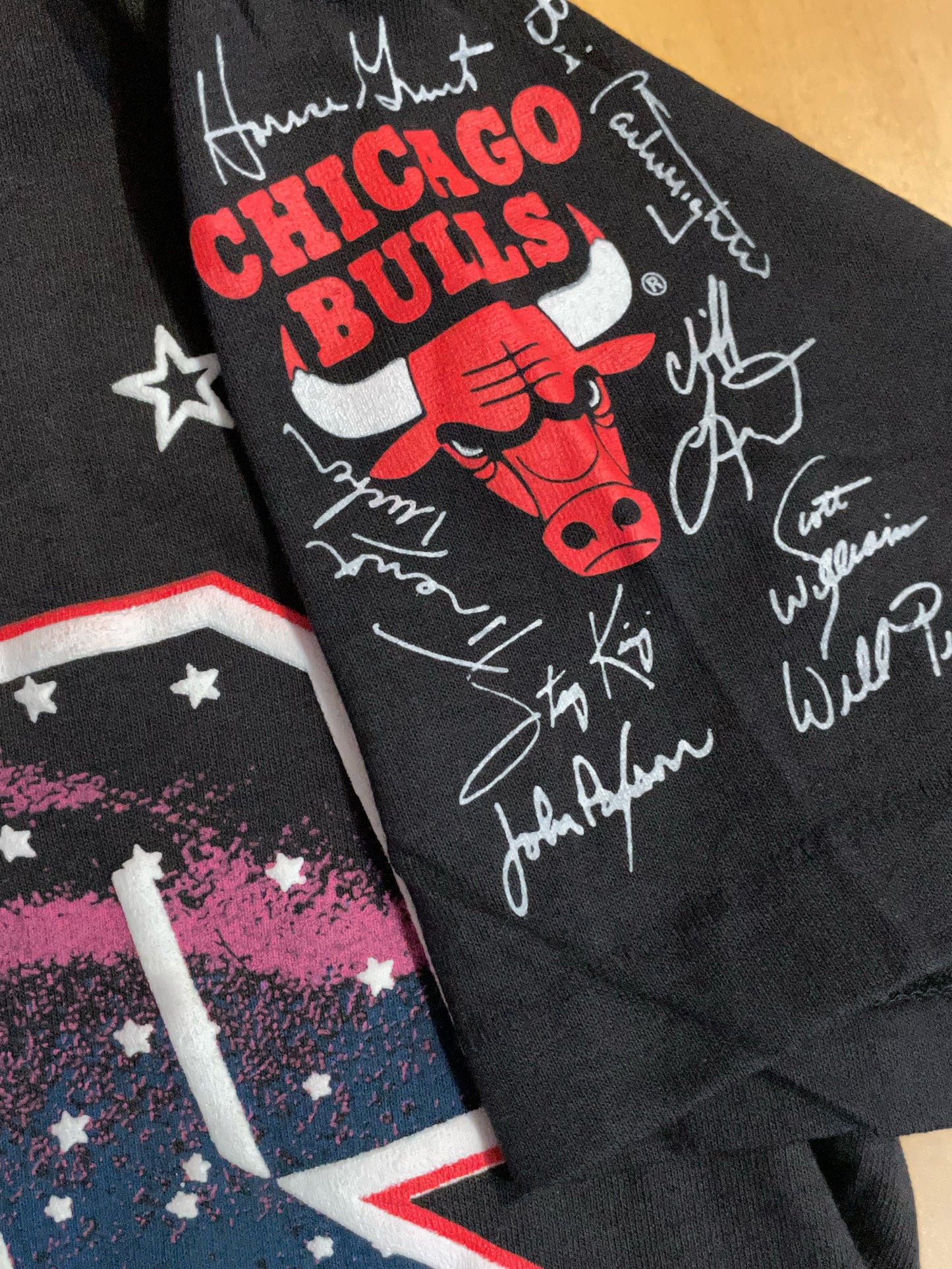 "DS" VINTAGE 90S CHICAGO BULLS WINDOW NBA T-SHIRT SZ: M