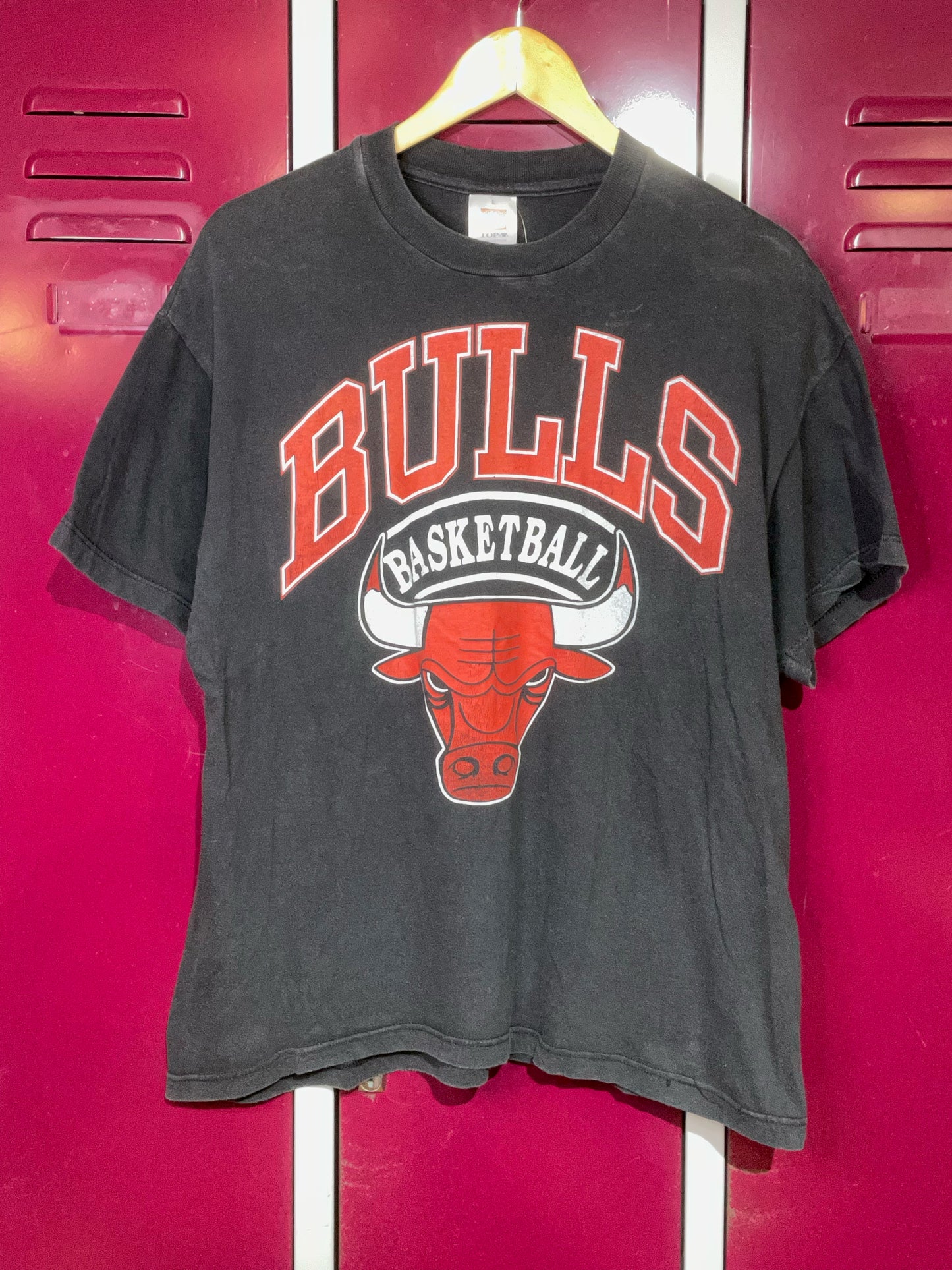 VINTAGE CHICAGO BULLS BASKETBALL NBA T-SHIRT SZ: L