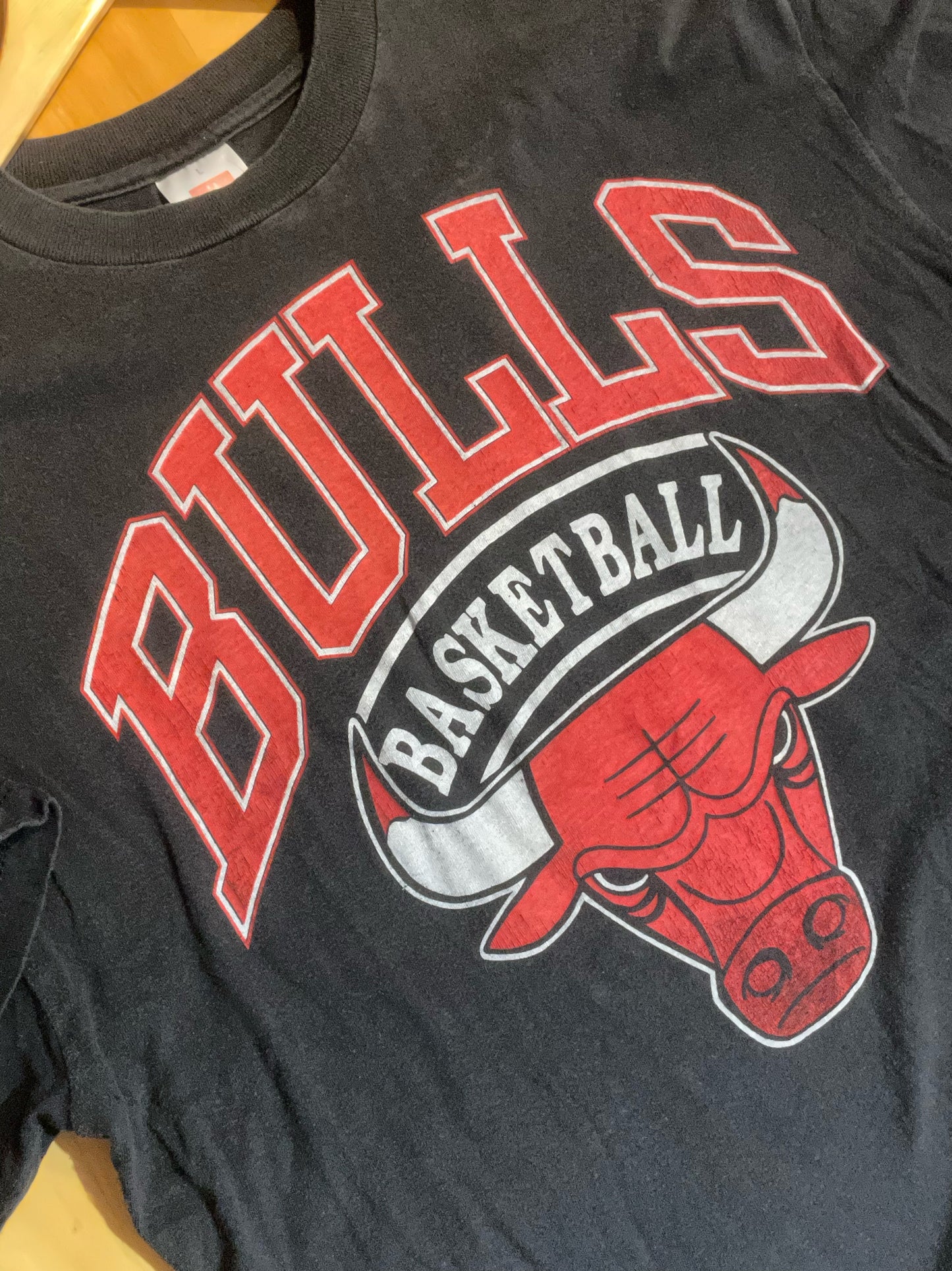 VINTAGE CHICAGO BULLS BASKETBALL NBA T-SHIRT SZ: L