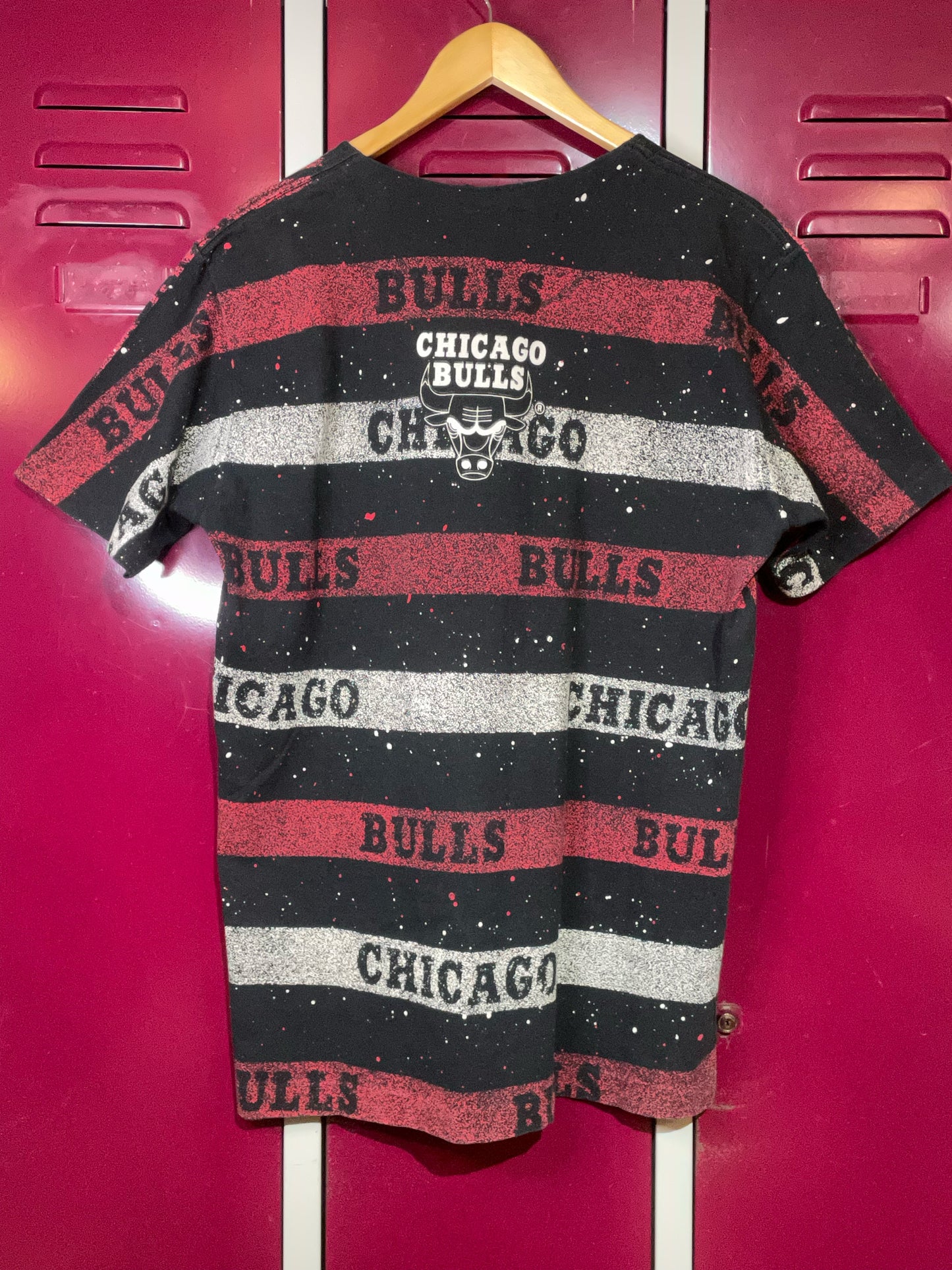 VINTAGE 90S SALEM SPORTWEAR CHICAGO BULLS NBA T-SHIRT SZ: L