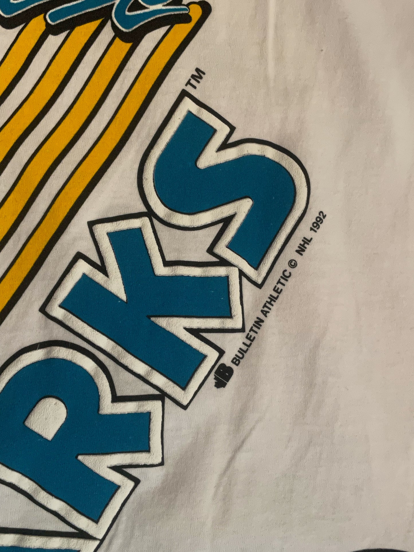 "DS" VINTAGE 1992 BULLETIN ATHLETIC SAN JOSE SHARKS NHL T-SHIRT SZ: ONE SIZE