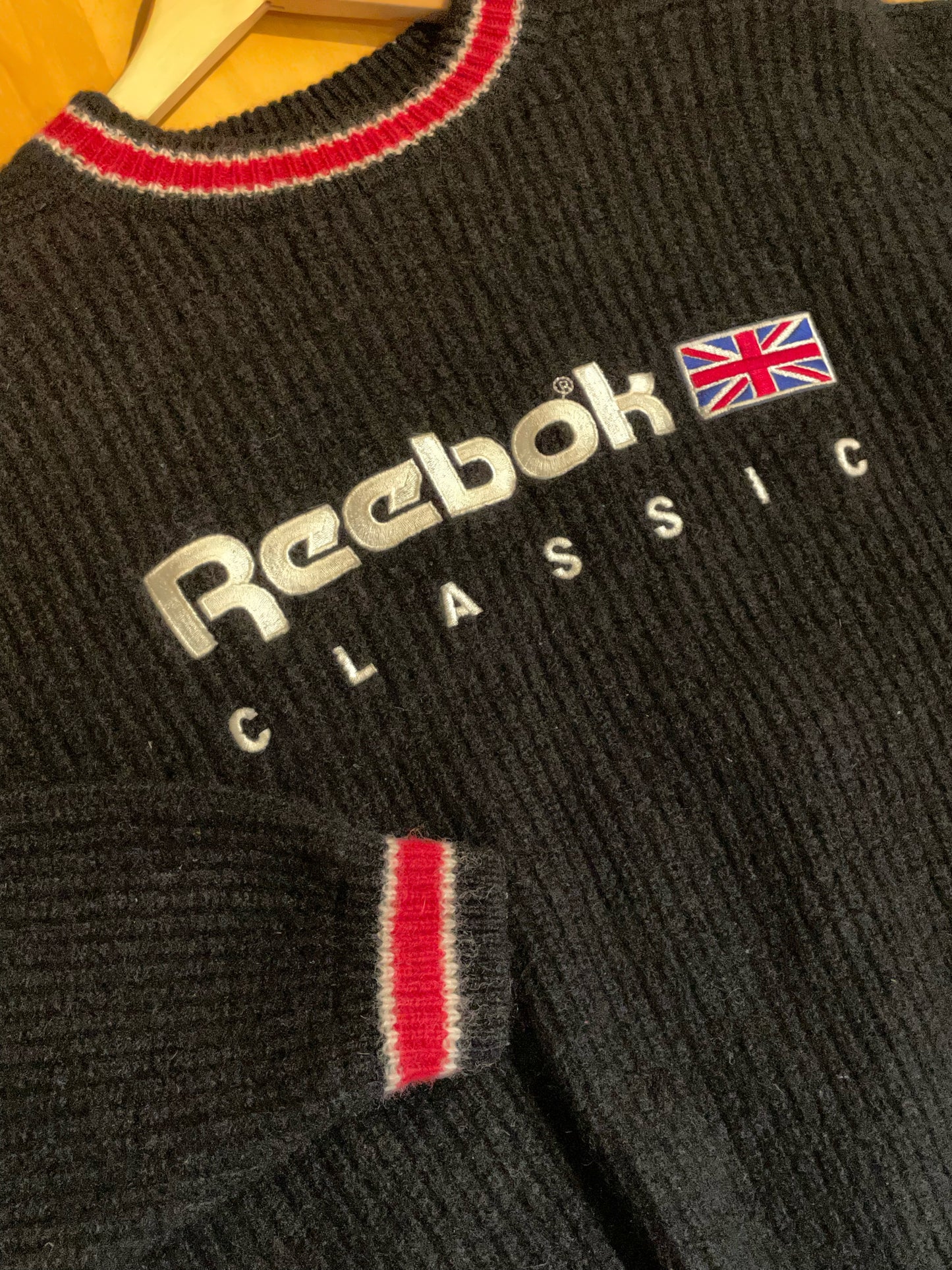 "KIDS/WOMEN" VINTAGE REEBOK CLASSIC PULLOVER SWEATSHIRT SZ: L