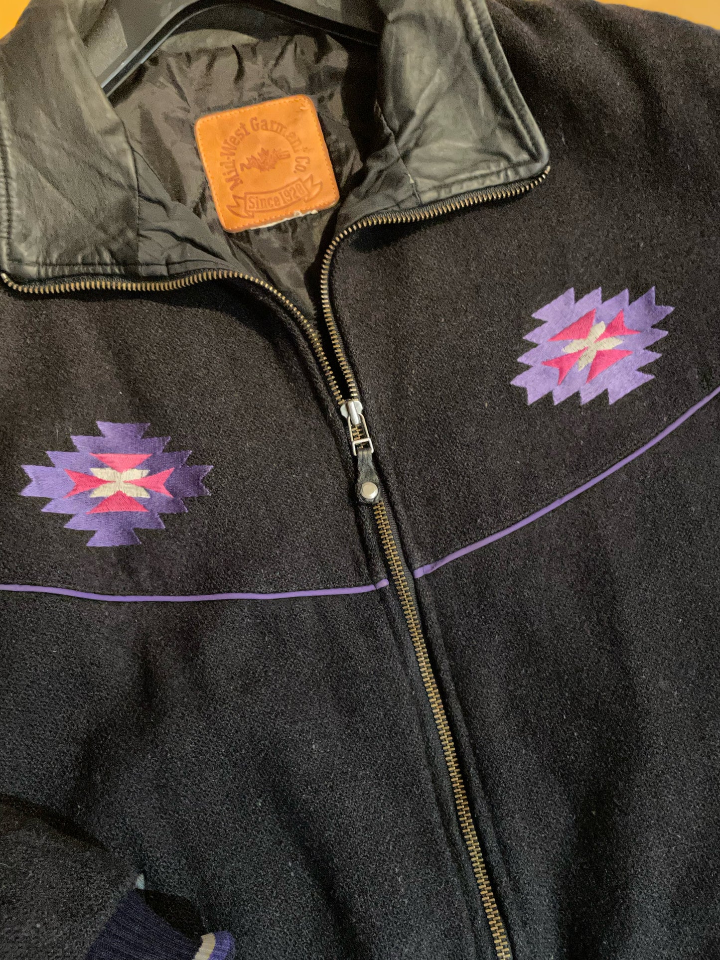 "WOMEN" VINTAGE MID-WEST GARMENT CO. AZTEK WOOL JACKET SZ: M