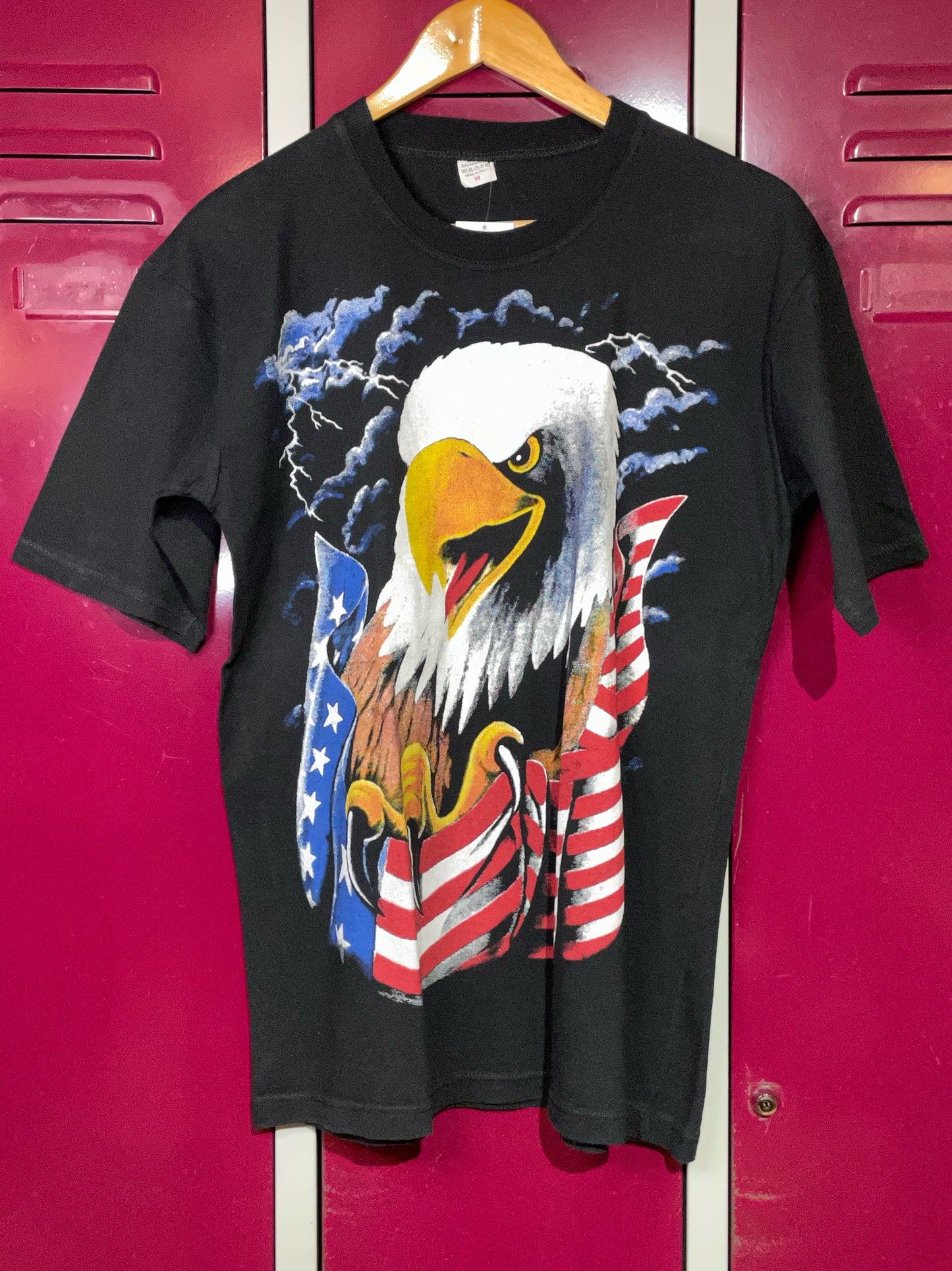 VINTAGE AMERICAN FLAG & EAGLE T-SHIRT  SZ: M