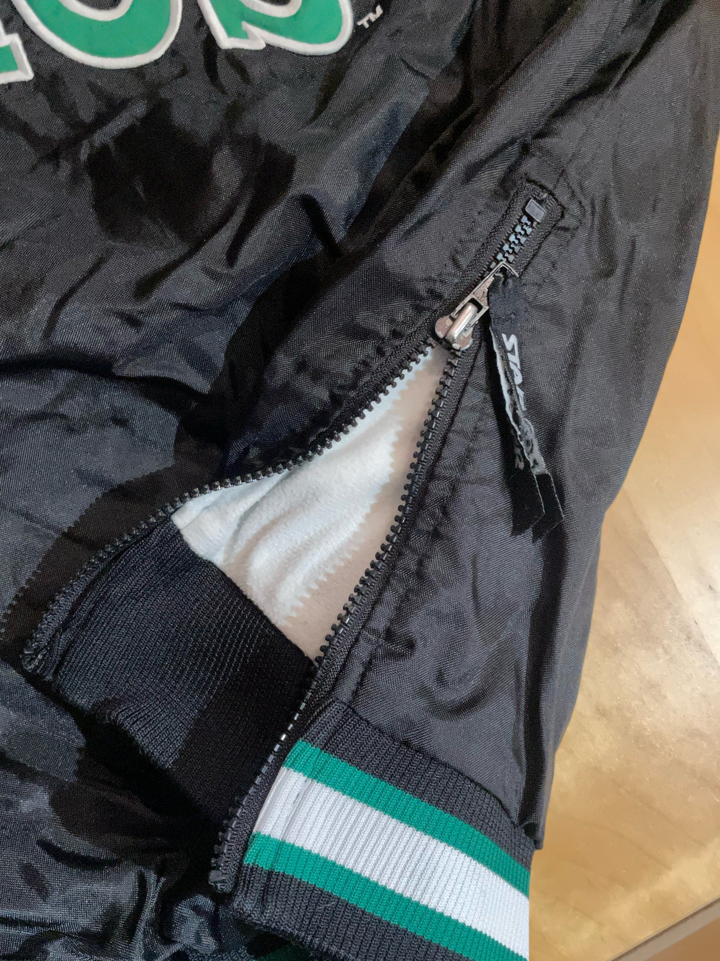 VINTAGE 90s STARTER BOSTON CELTICS PULLOVER WINDBREAKER JACKET SZ: XL