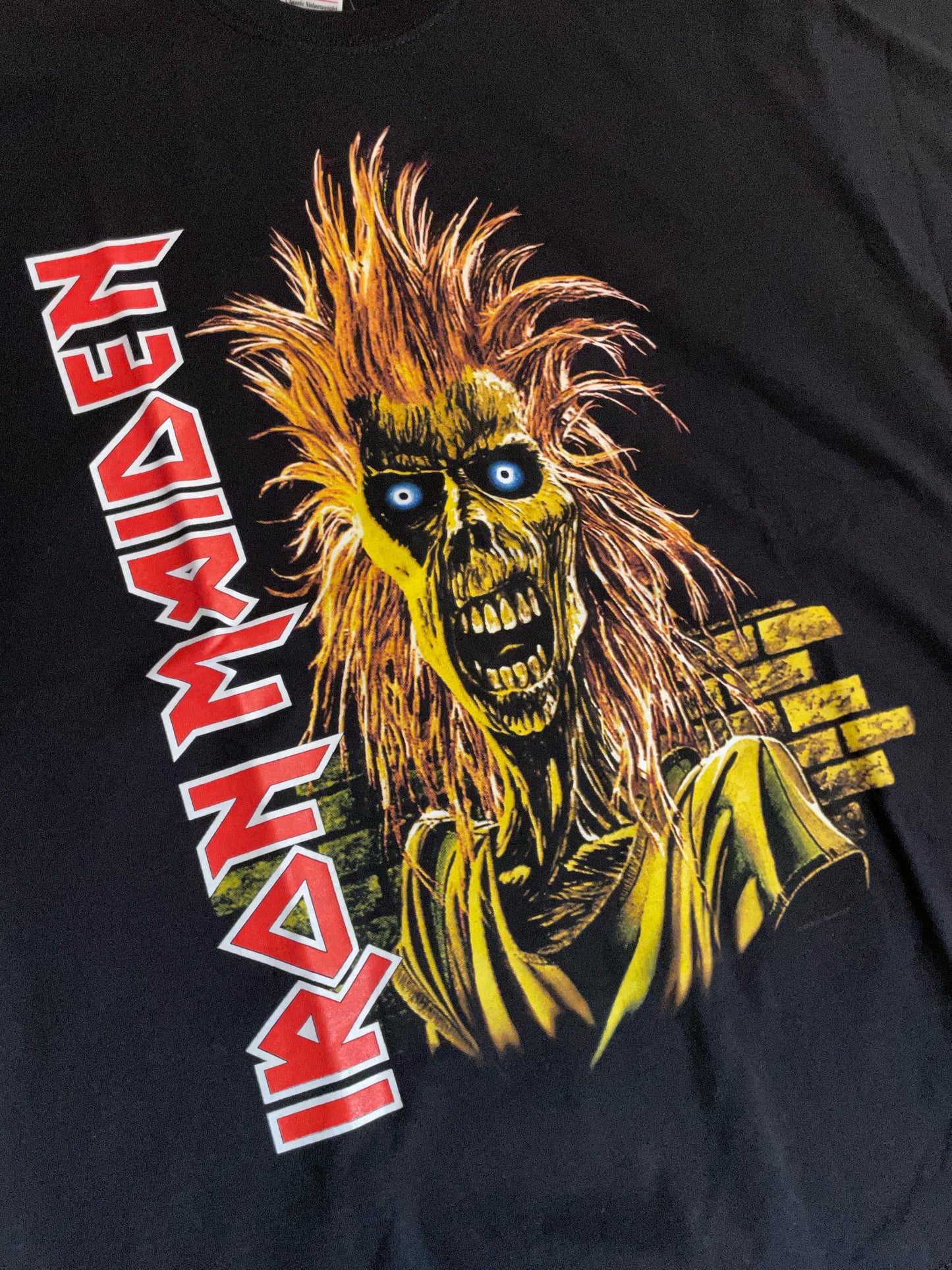 IRON MAIDEN 2010 MUSIC BAND T-SHIRT SZ: L