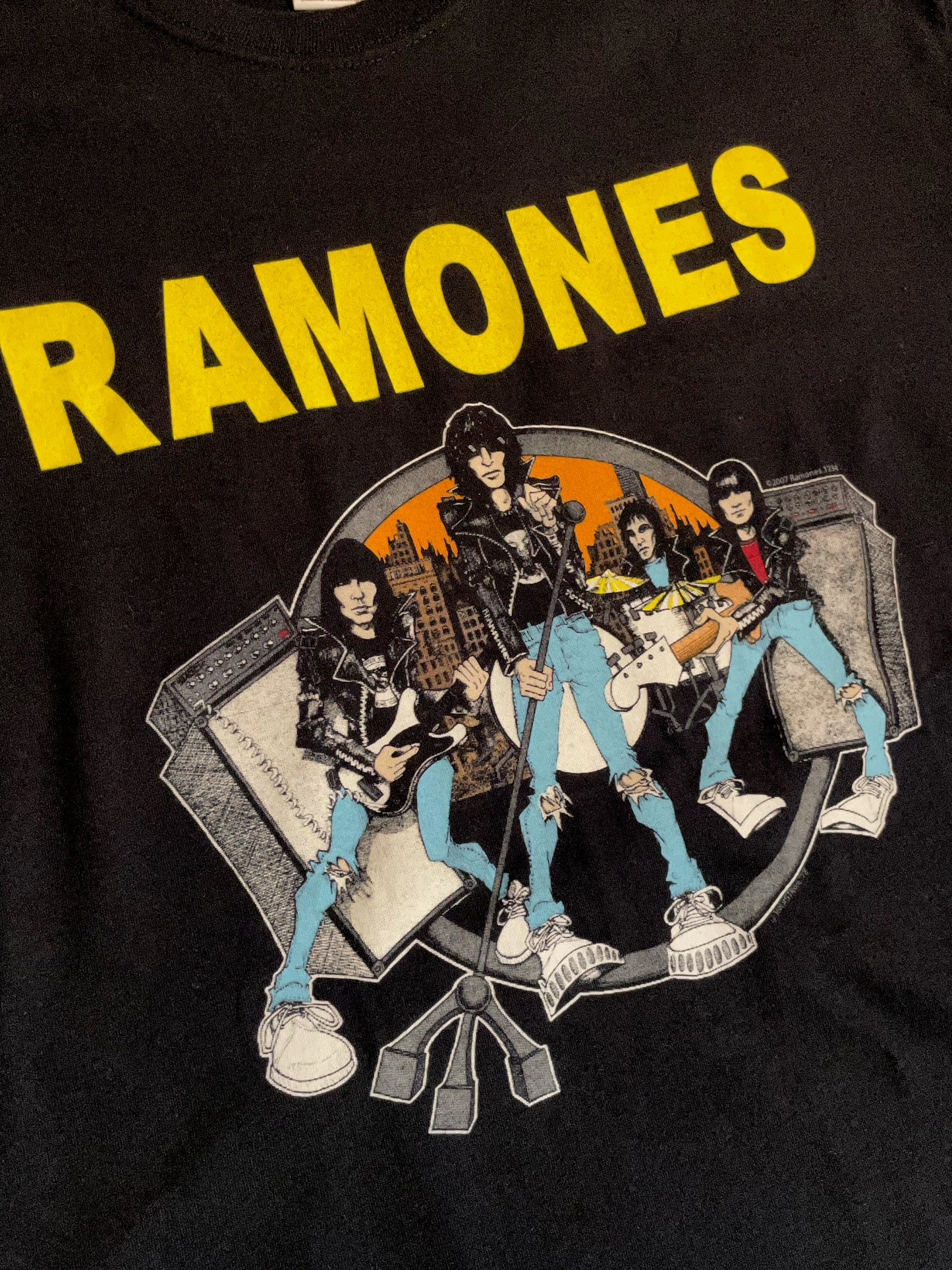 RAMONES "CARTOON" MUSIC BAND T-SHIRT SZ: L