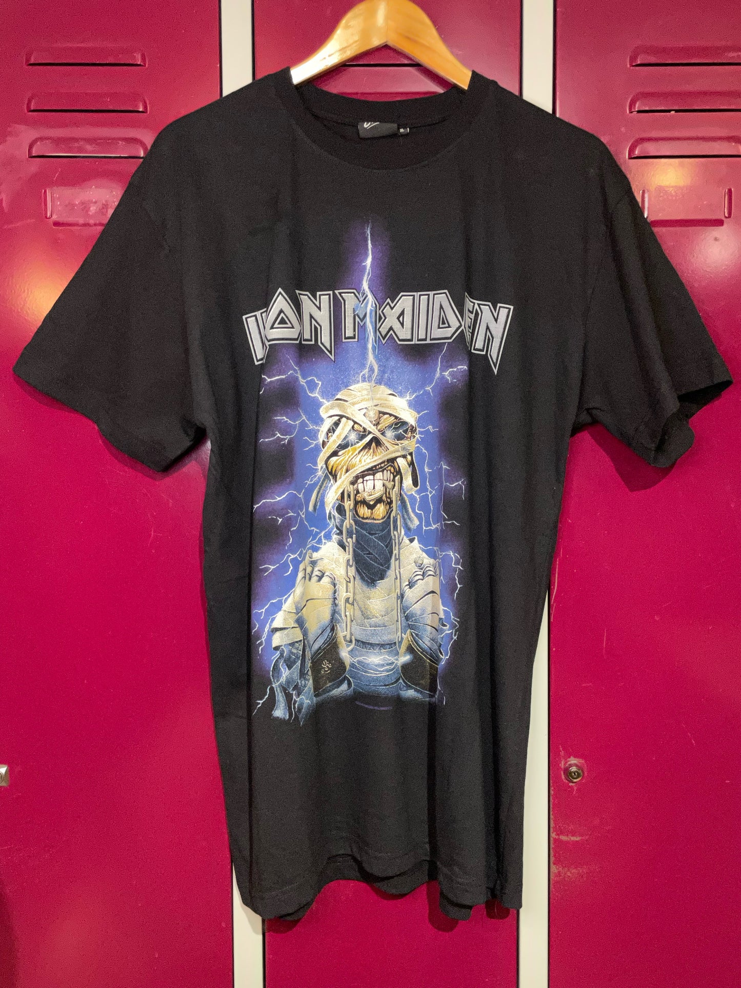 IRON MAIDEN 2008 MUSIC BAND T-SHIRT  SZ: XL