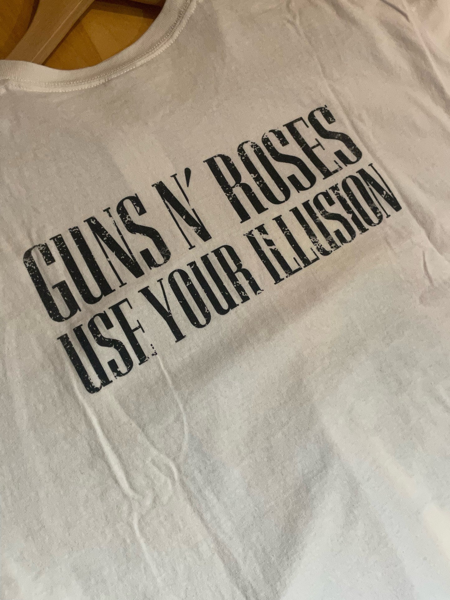 GUNS N' ROSES "USE YOUR ILLUSION" 2017 MUSIC BAND T-SHIRT SZ: XL