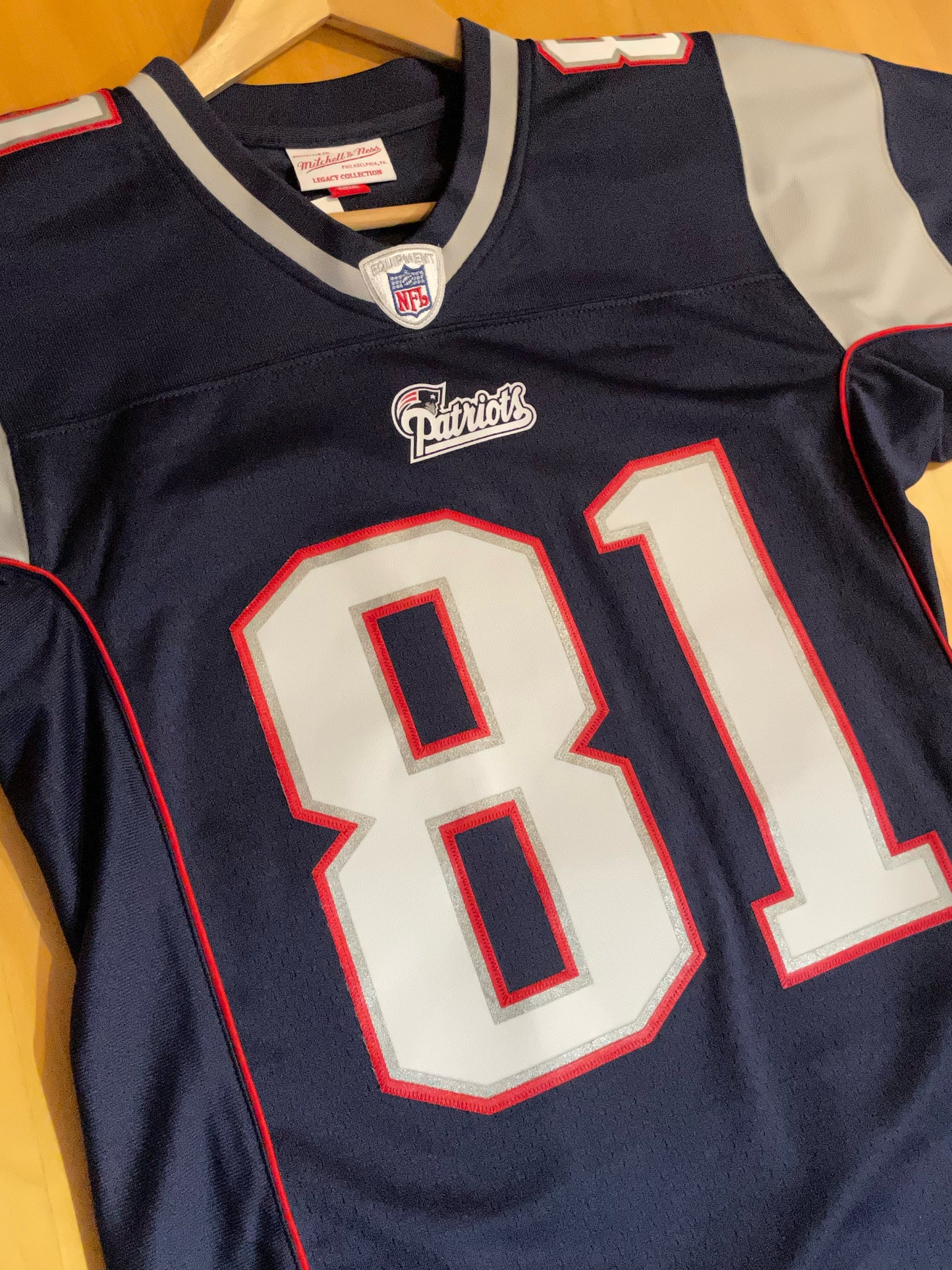 MITCHEL & NESS NEW ENGLAND PATRIOTS "RANDY MOSS" NFL FOOTBALL JERSEY SZ: 36/S