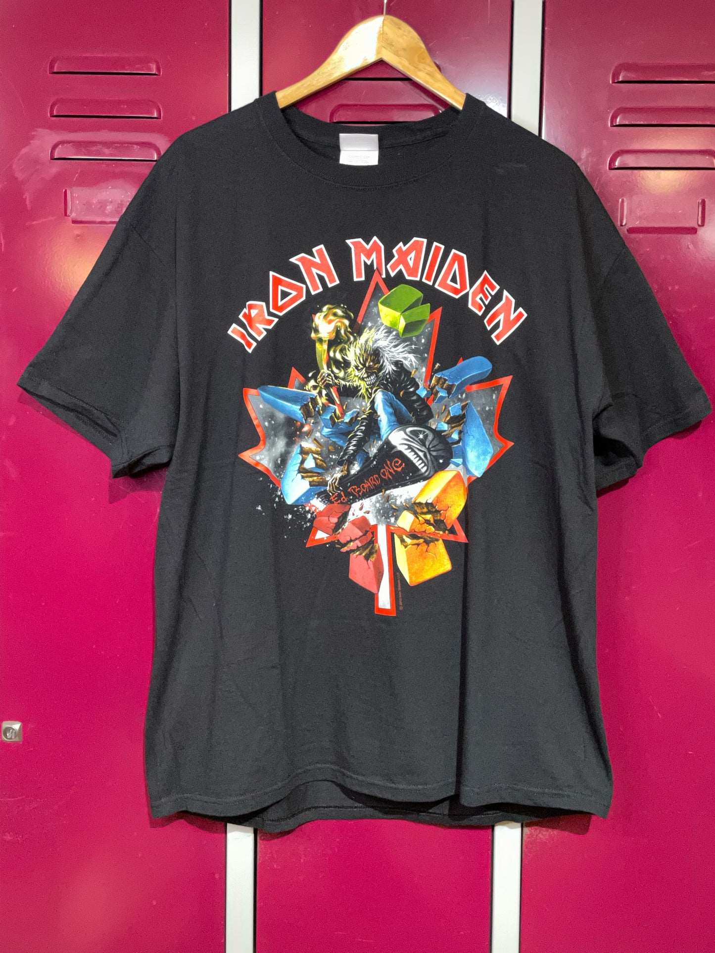 IRON MAIDEN "CANADA 2010" MUSIC BAND T-SHIRT SZ: XL