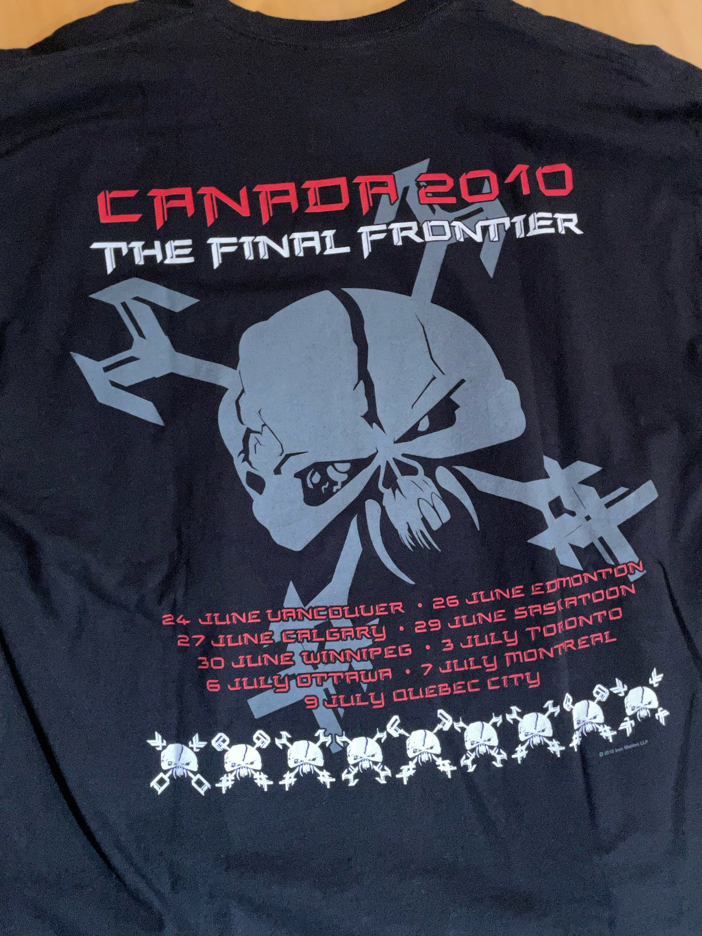 IRON MAIDEN "CANADA 2010" MUSIC BAND T-SHIRT SZ: XL