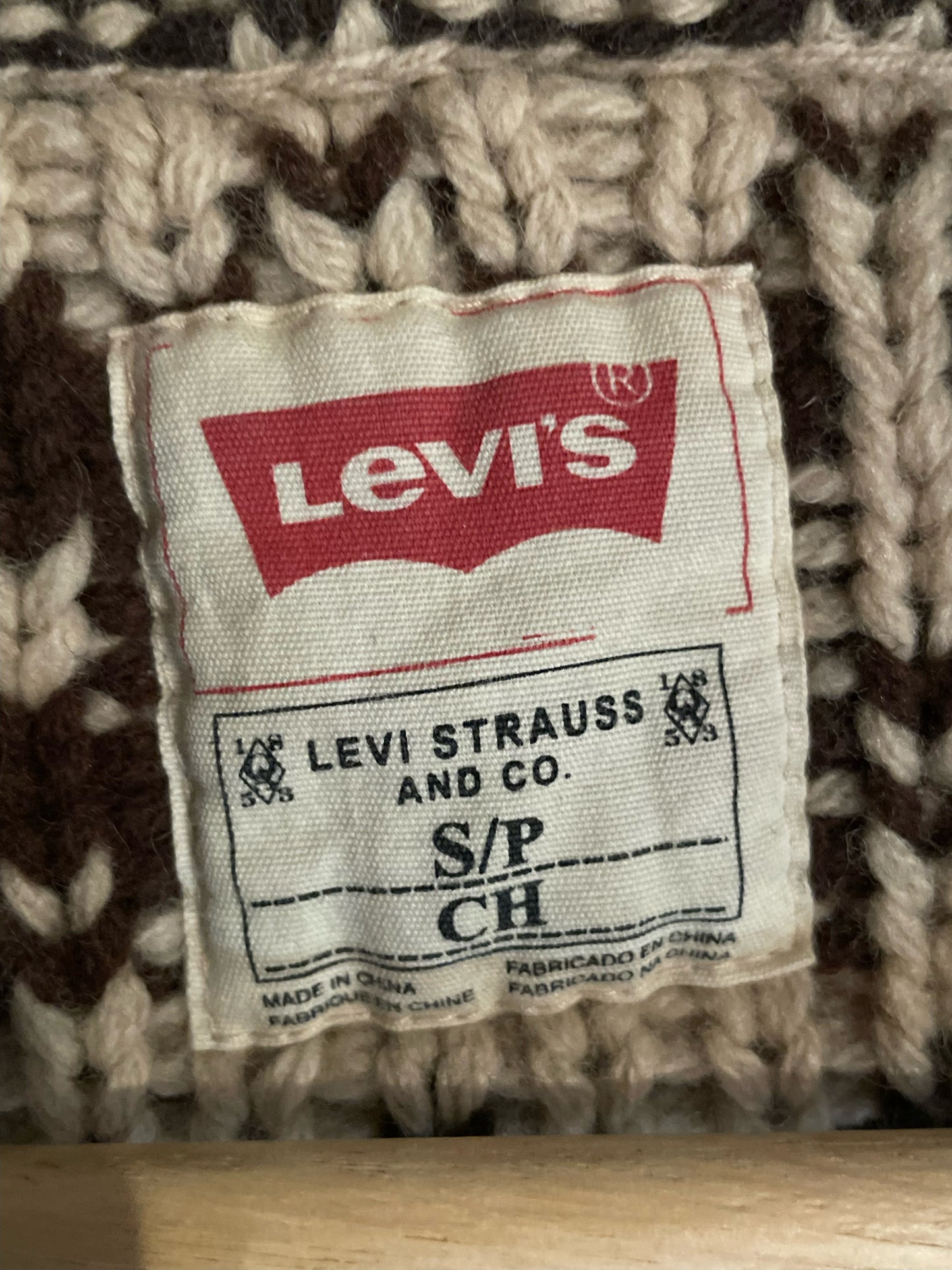 LEVI'S BEAR KNIT CARDIGAN JACKET SZ: S
