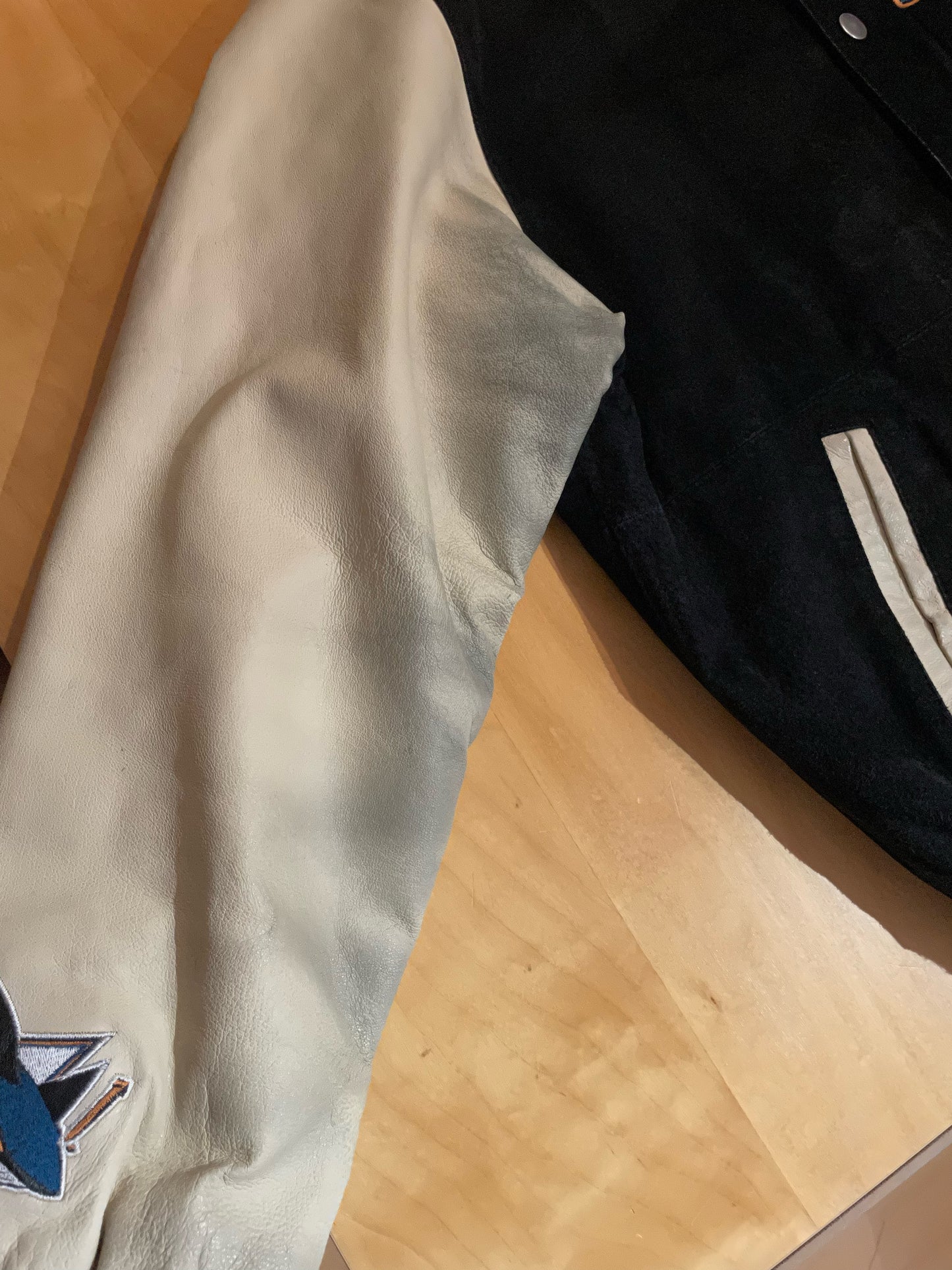 VINTAGE GIII SAN JOSE SHARKS NHL SUEDE & LEATHER VARSITY JACKET SZ: S