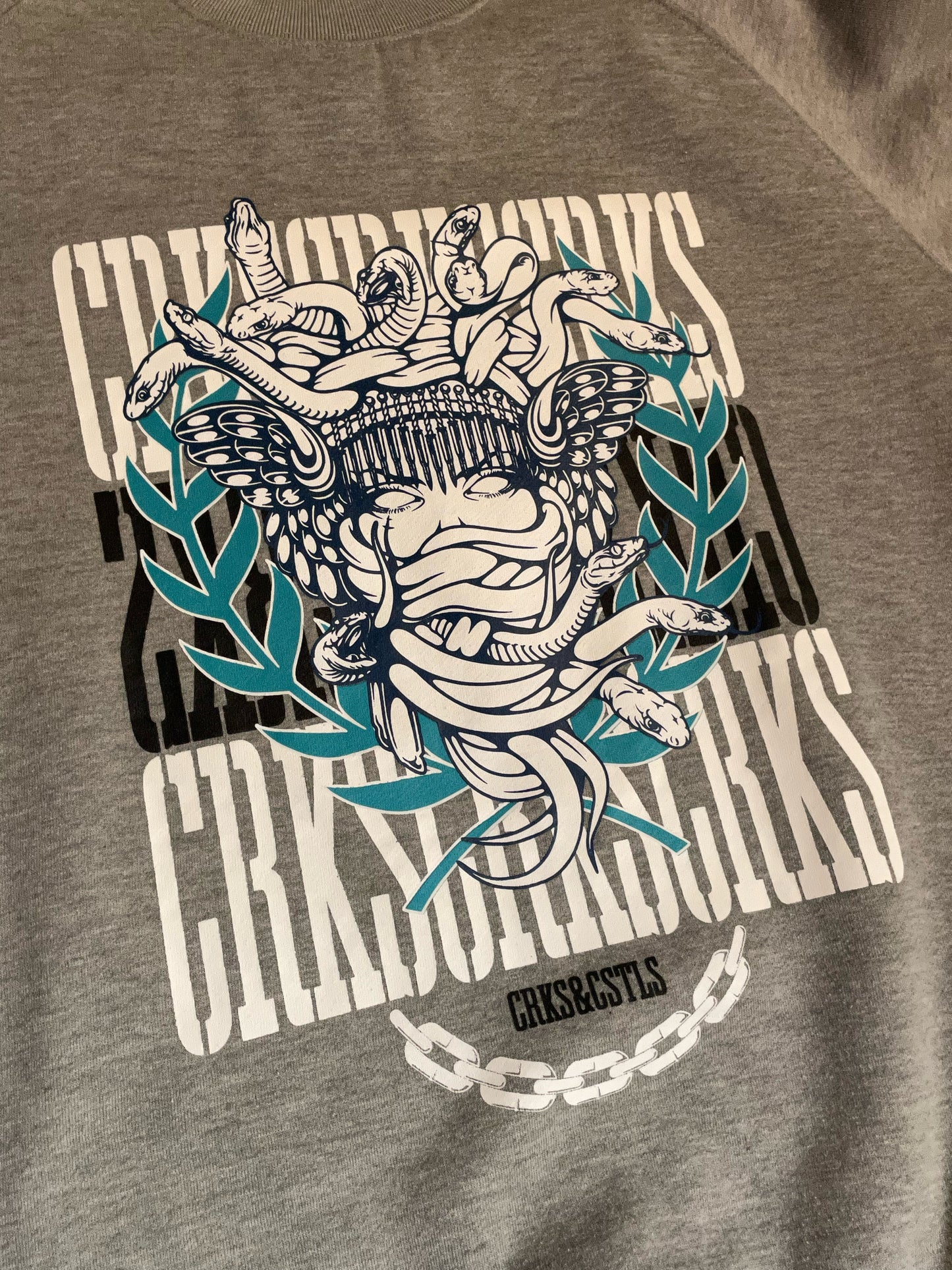 CROOKS & CASTLES MEDUSA CLASSIC GREY CREWNECK SWEATSHIRT  SZ: L