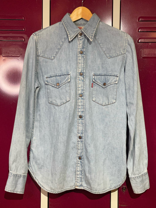 WOMEN LEVI'S VINTAGE DENIM SHIRT SZ: M