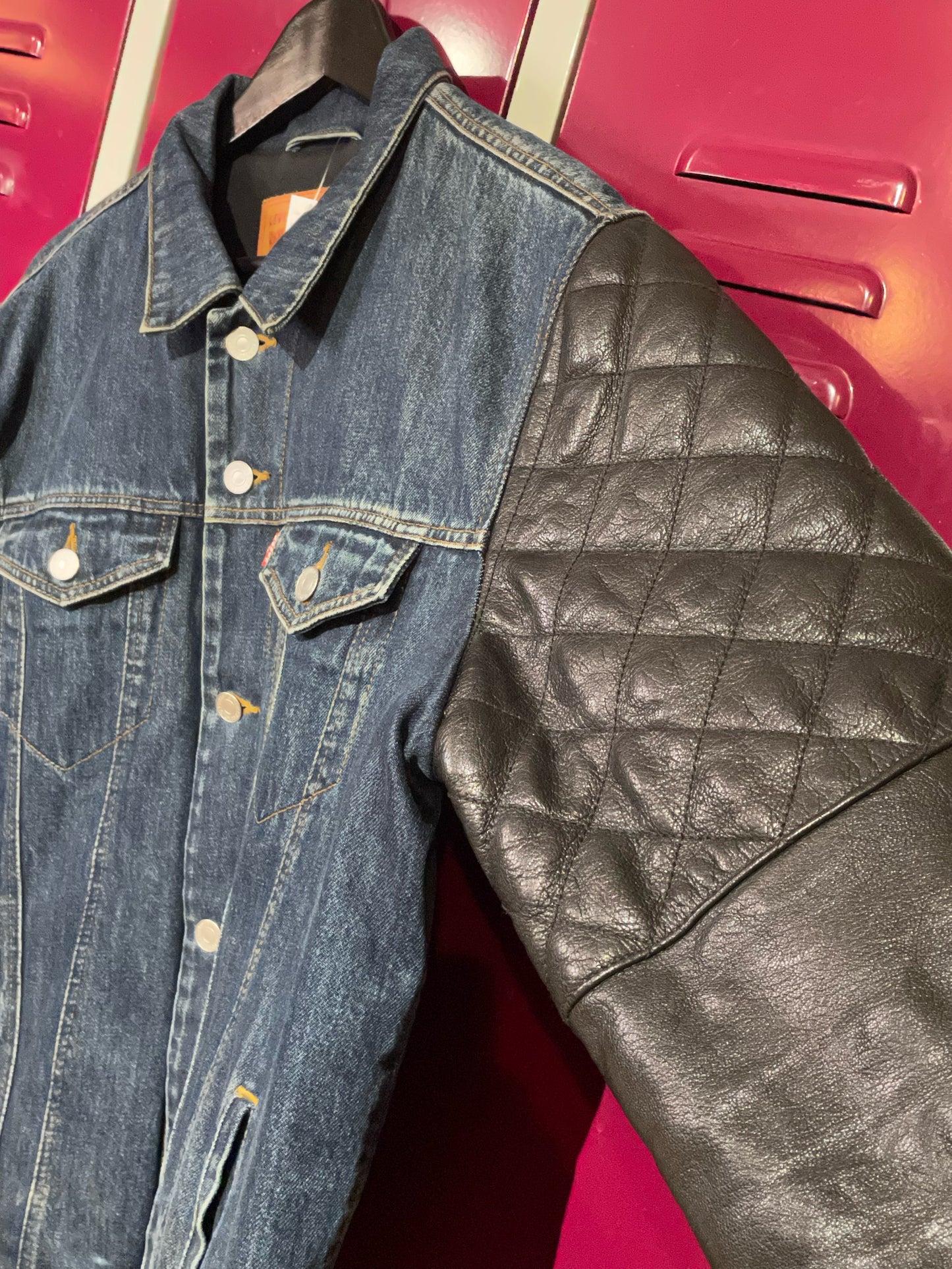 LEVI'S DENIM & LEATHER SLEEVES JACKET SZ: L