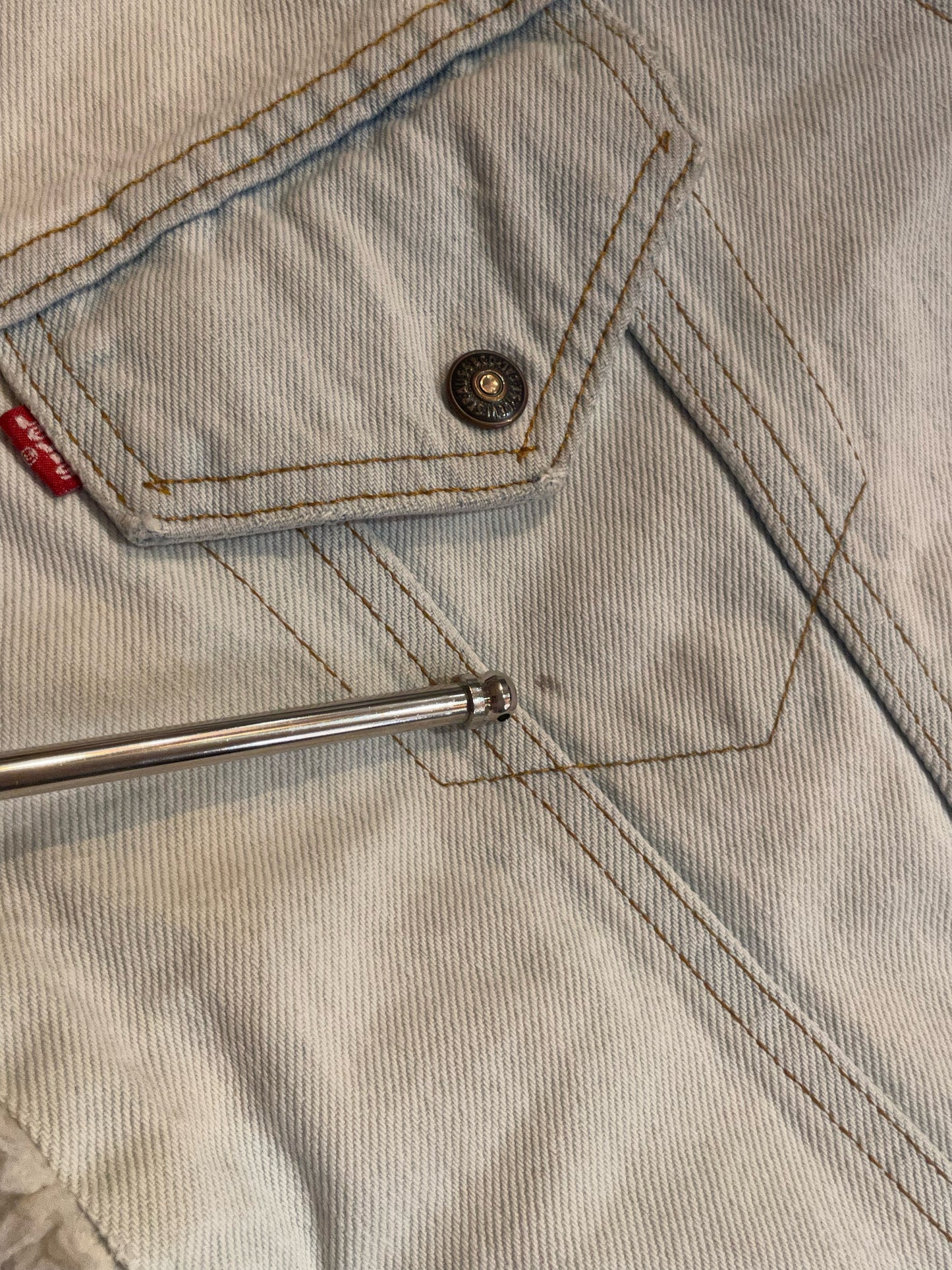 LEVI'S VINTAGE SHERPA DENIM JACKET  SZ: 46R = M