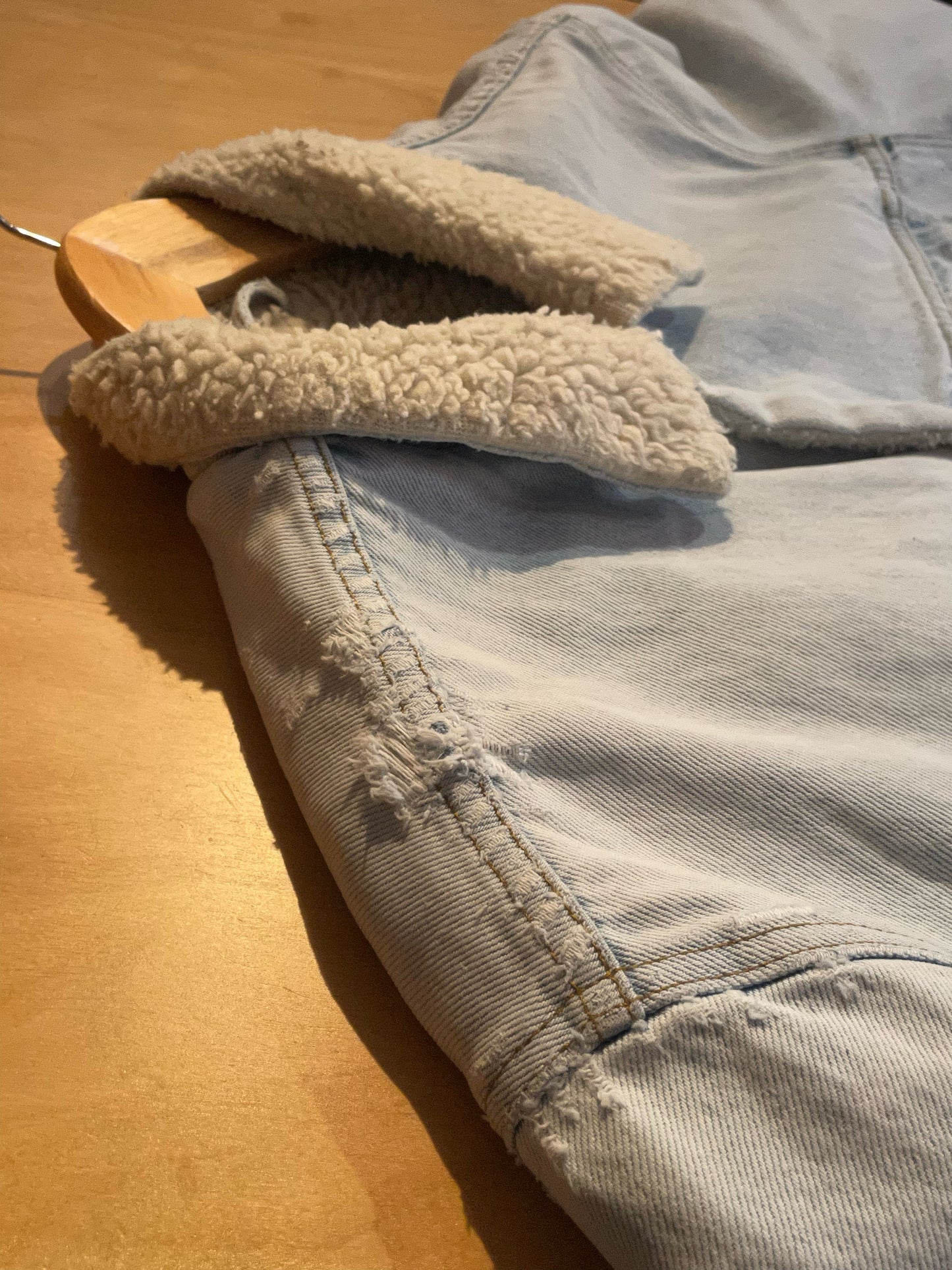 LEVI'S VINTAGE SHERPA DENIM JACKET SZ: L/XL