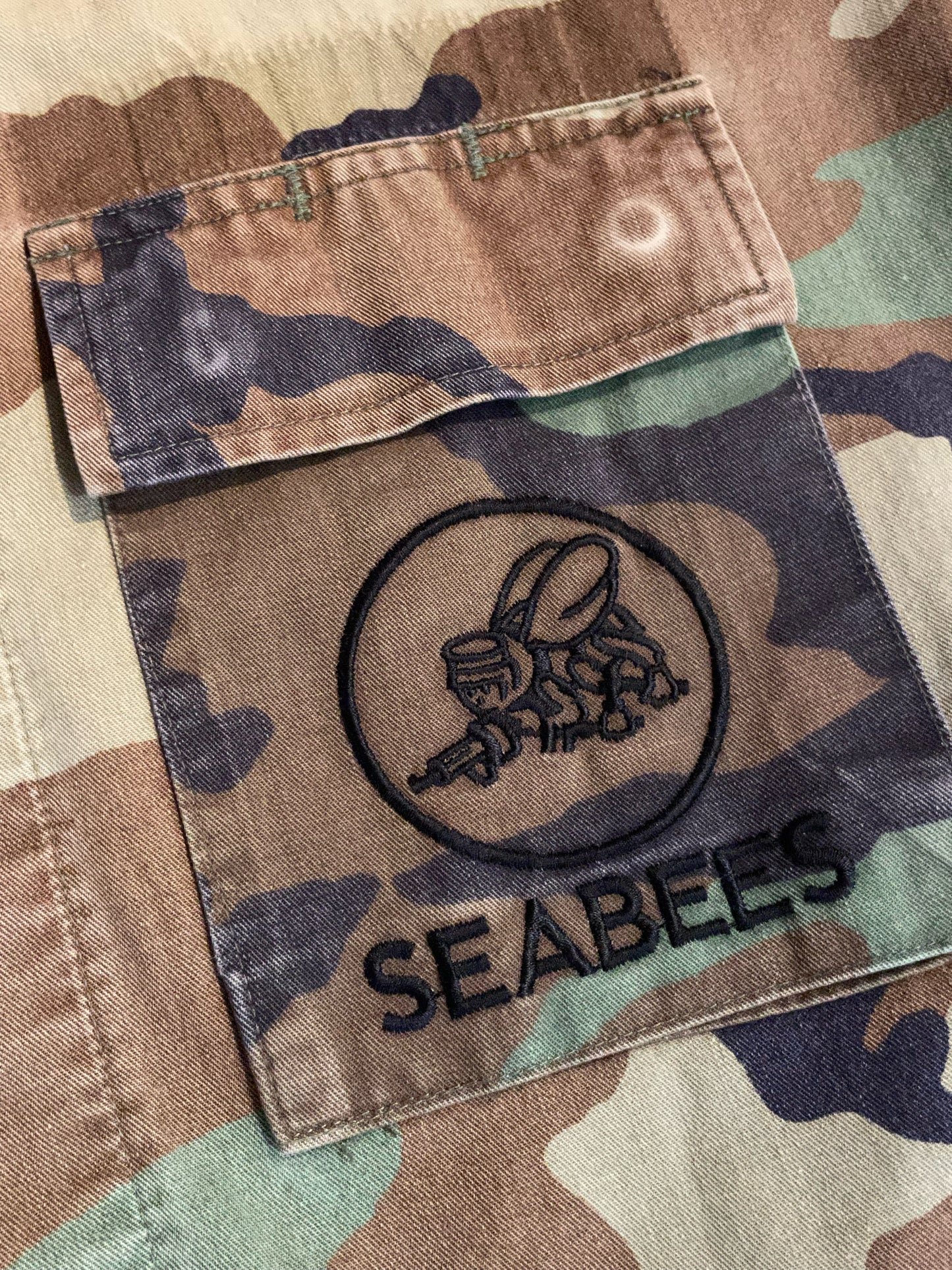 US NAVY WOODLAND CAMO SEABEES COMBAT JACKET SZ: M