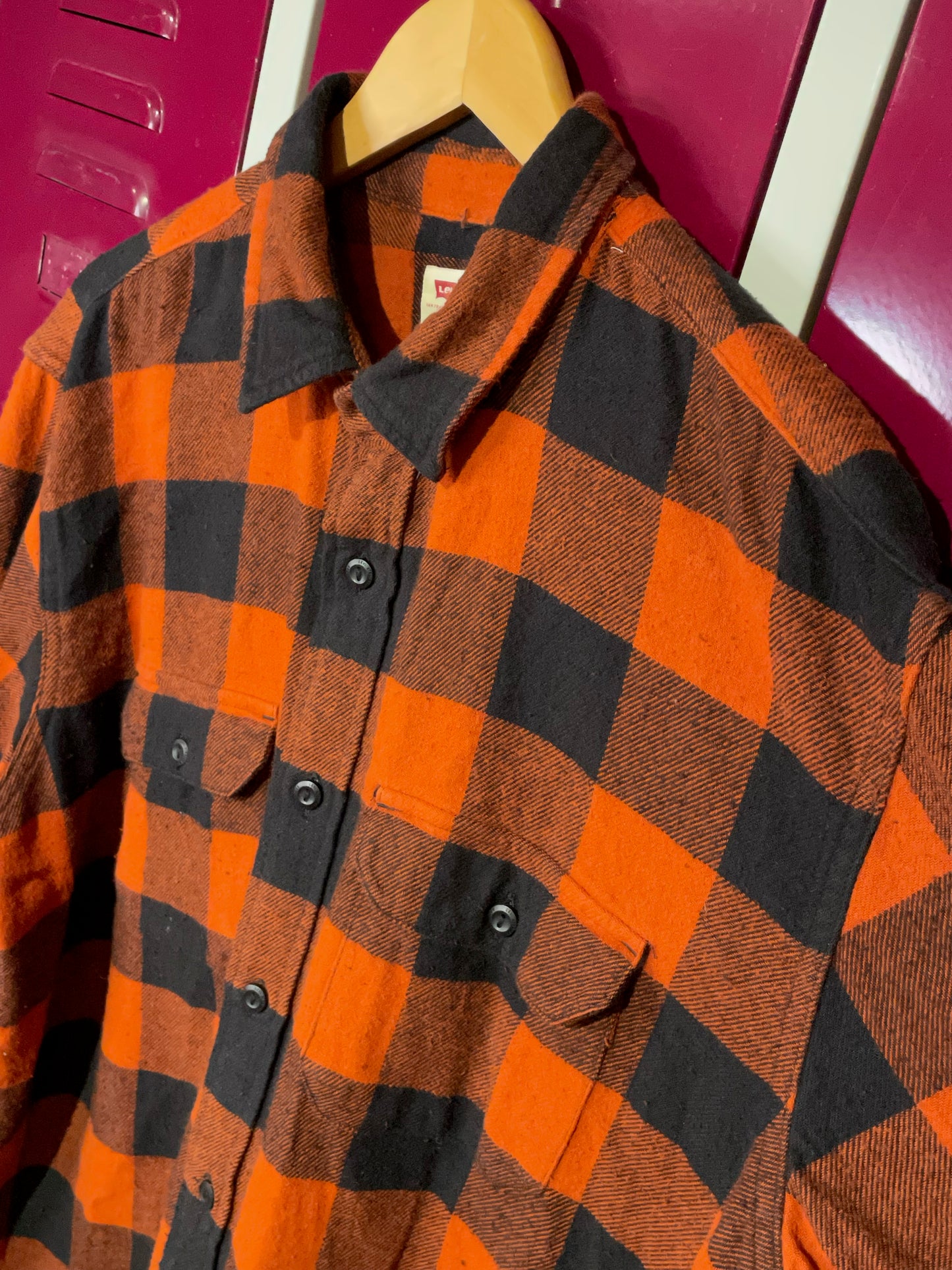 LEVI'S RELAXED FIT FLANNEL CHECKED RED SHIRT  SZ: L