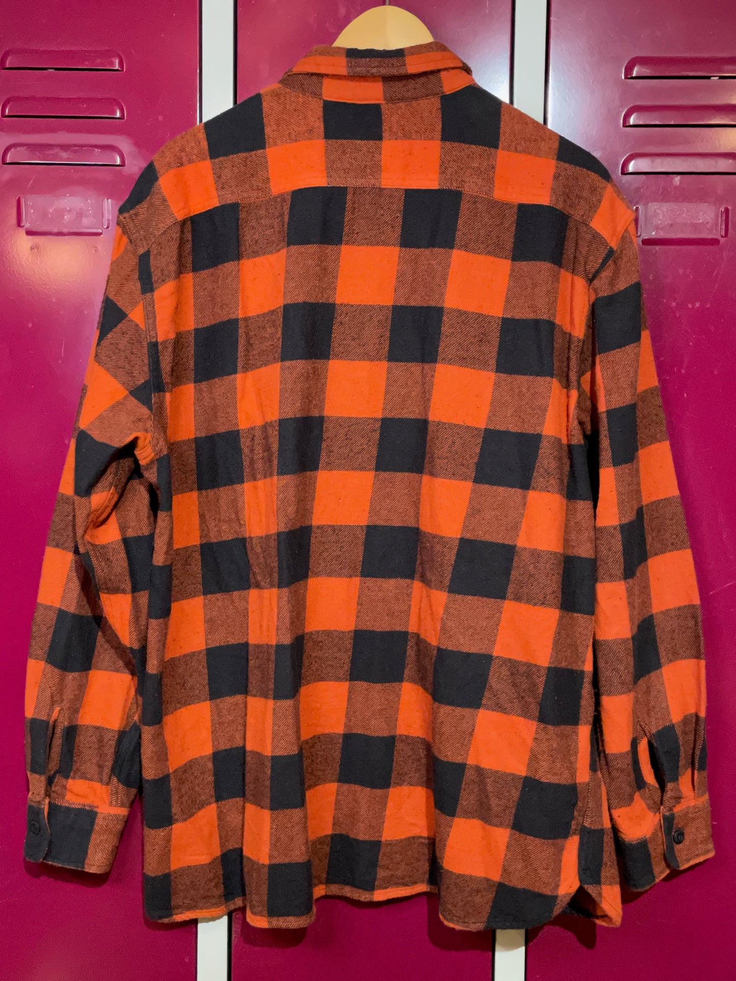 LEVI'S RELAXED FIT FLANNEL CHECKED RED SHIRT  SZ: L