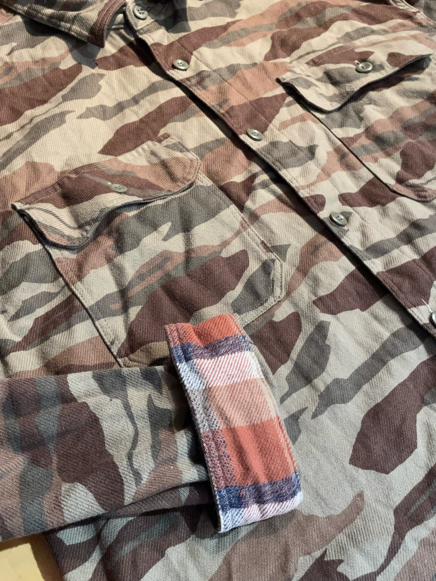 PATAGONIA FLANNEL CAMO SHIRT  SZ: L
