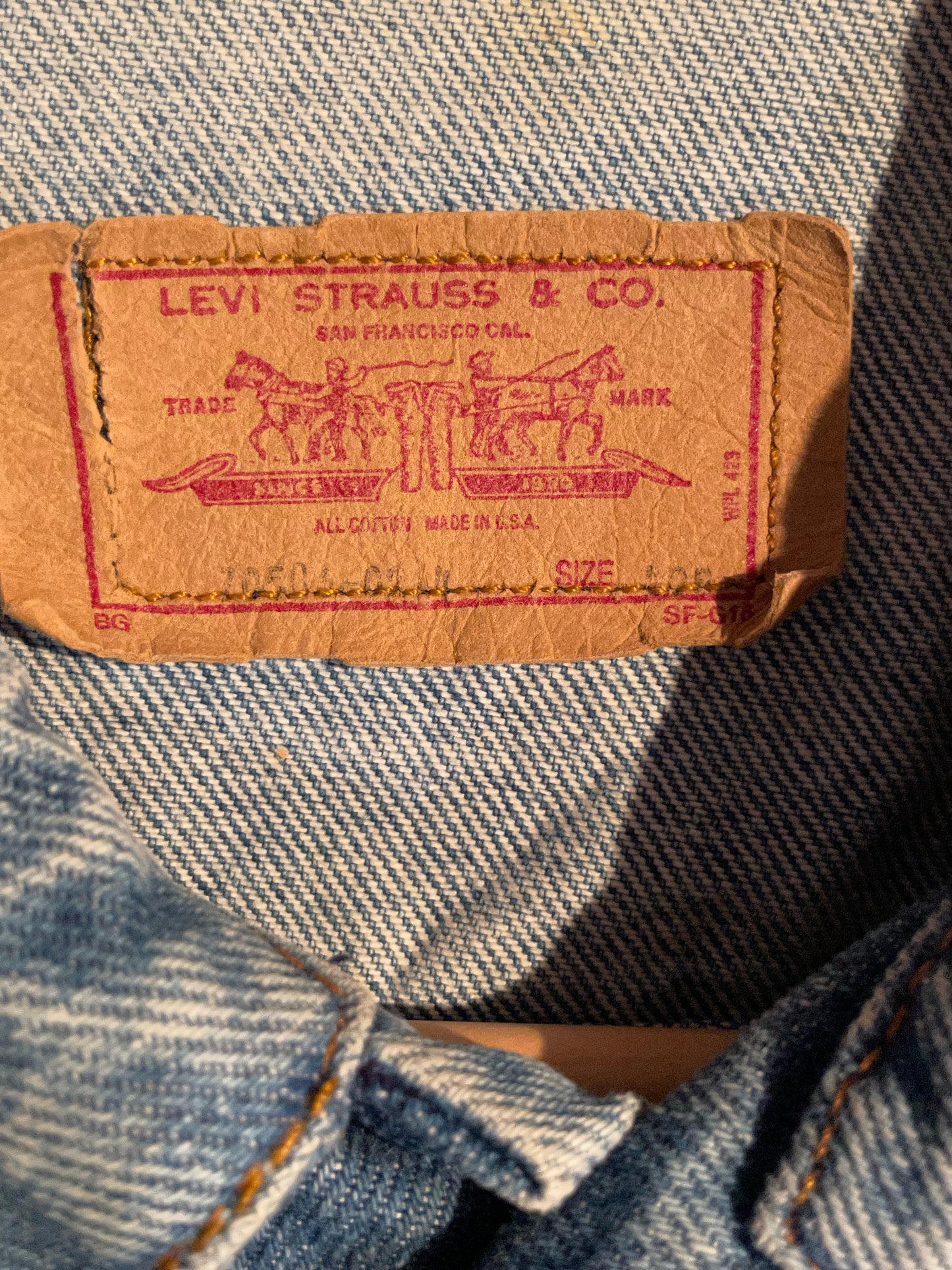 LEVI'S VINTAGE TRUCKER DENIM MADE IN USA JACKET  SZ: 42R=M