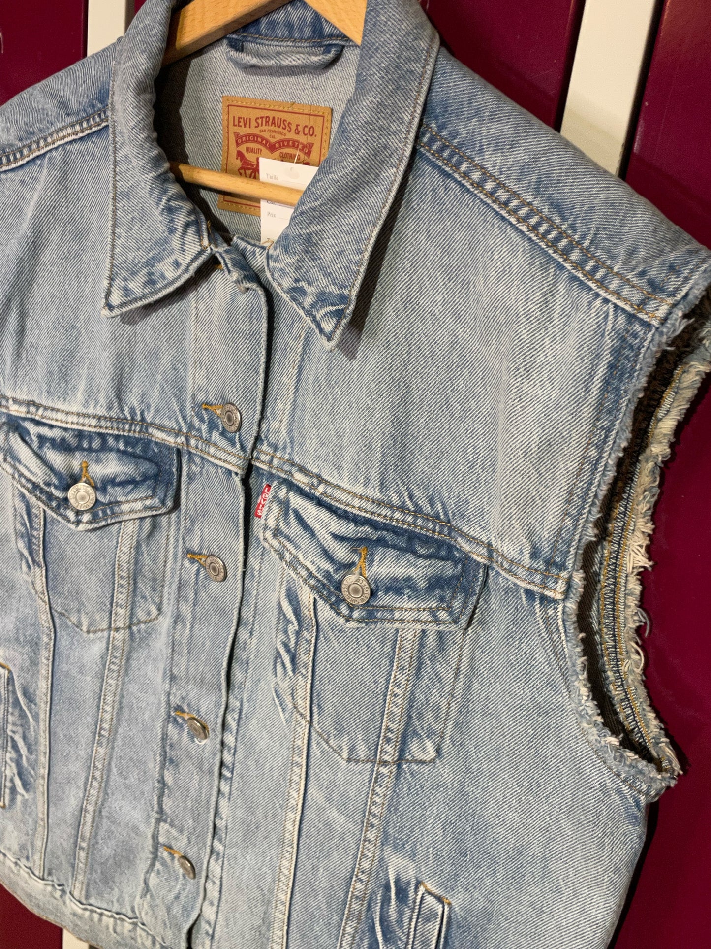 LEVI'S TRUCKER DENIM JACKET  SZ: L