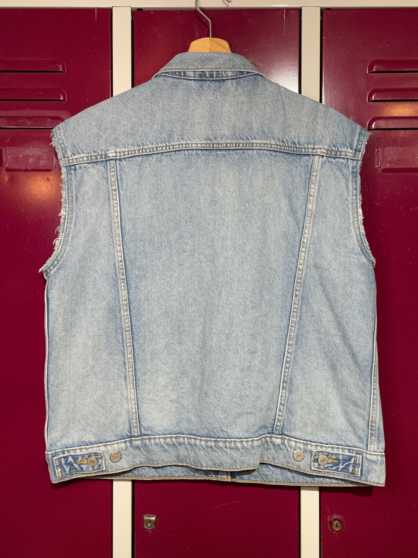 LEVI'S TRUCKER DENIM JACKET  SZ: L