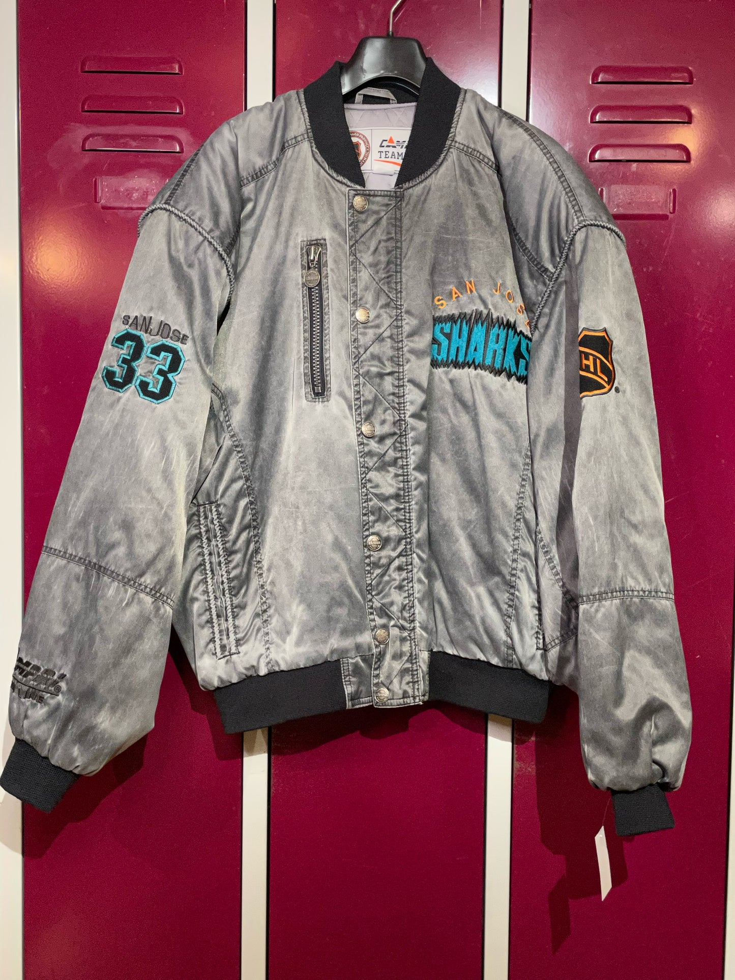 CAMPRI TEAMLINE VINTAGE SAN JOSE SHARKS JACKET SZ: L