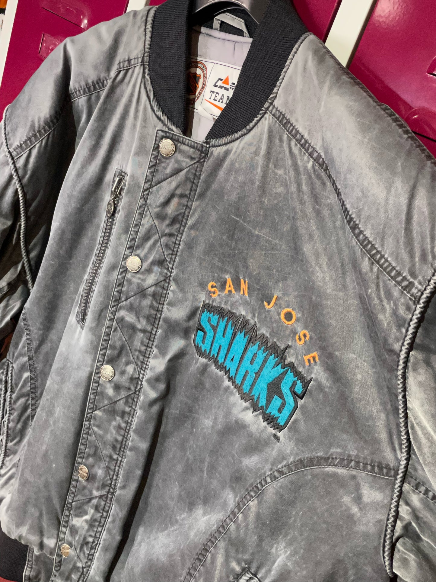 CAMPRI TEAMLINE VINTAGE SAN JOSE SHARKS JACKET SZ: L