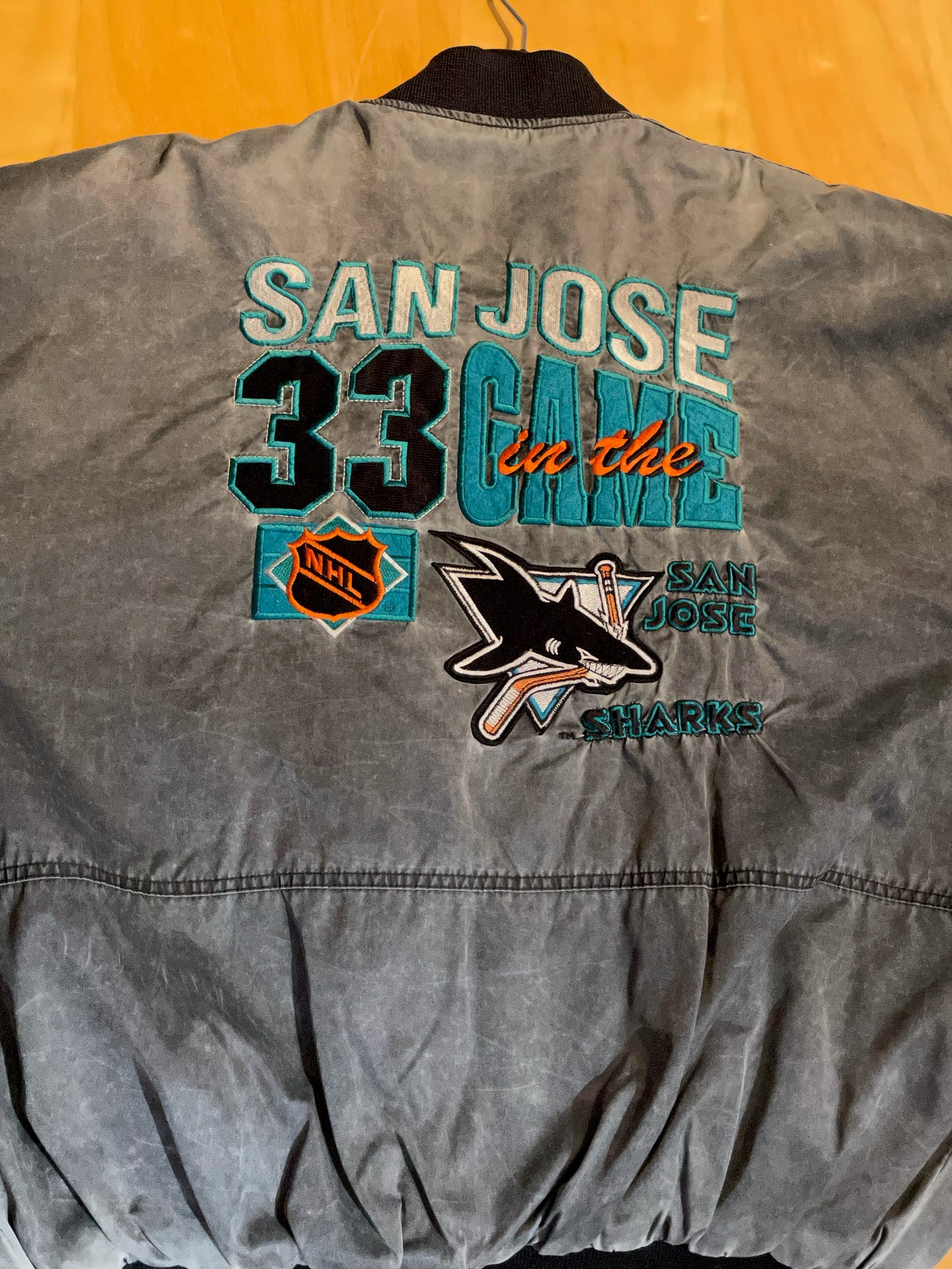 CAMPRI TEAMLINE VINTAGE SAN JOSE SHARKS JACKET SZ: L
