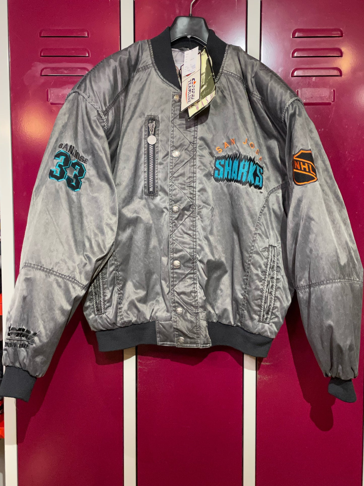 DS CAMPRI TEAMLINE VINTAGE SAN JOSE SHARKS JACKET (BRAND NEW) SZ: L