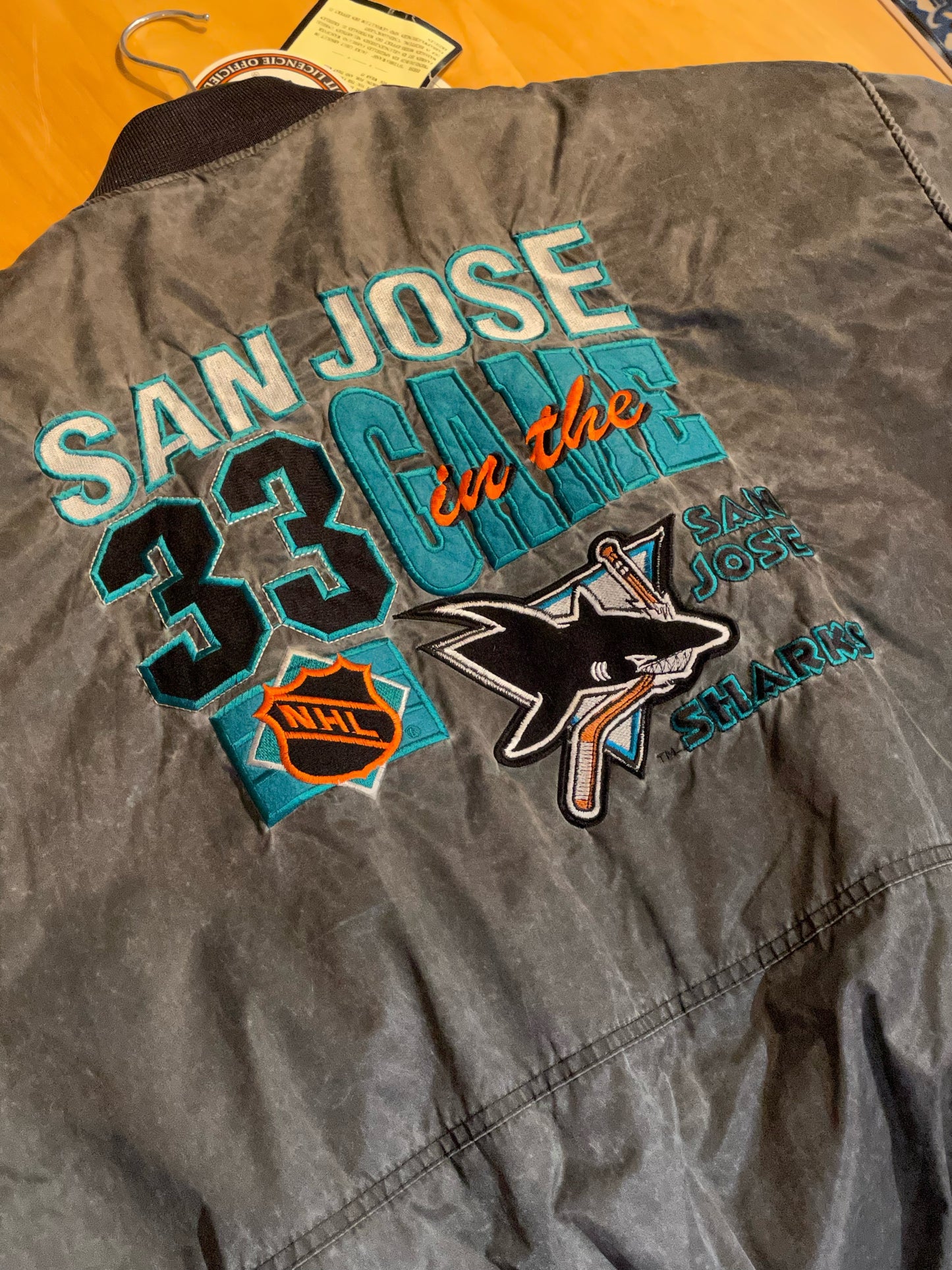 DS CAMPRI TEAMLINE VINTAGE SAN JOSE SHARKS JACKET (BRAND NEW) SZ: L
