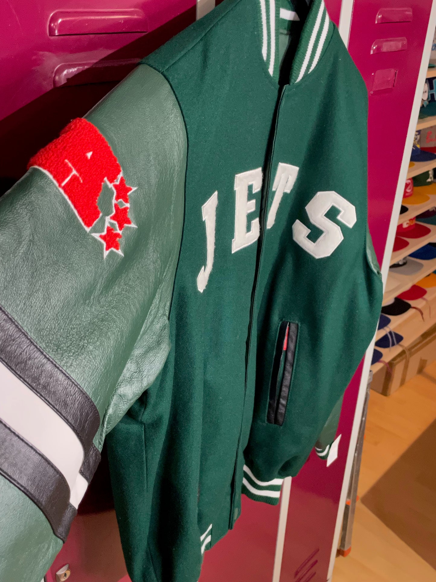 REVERSIBLE NEW YORK JETS NFL GIII VARSITY JACKET SZ: L